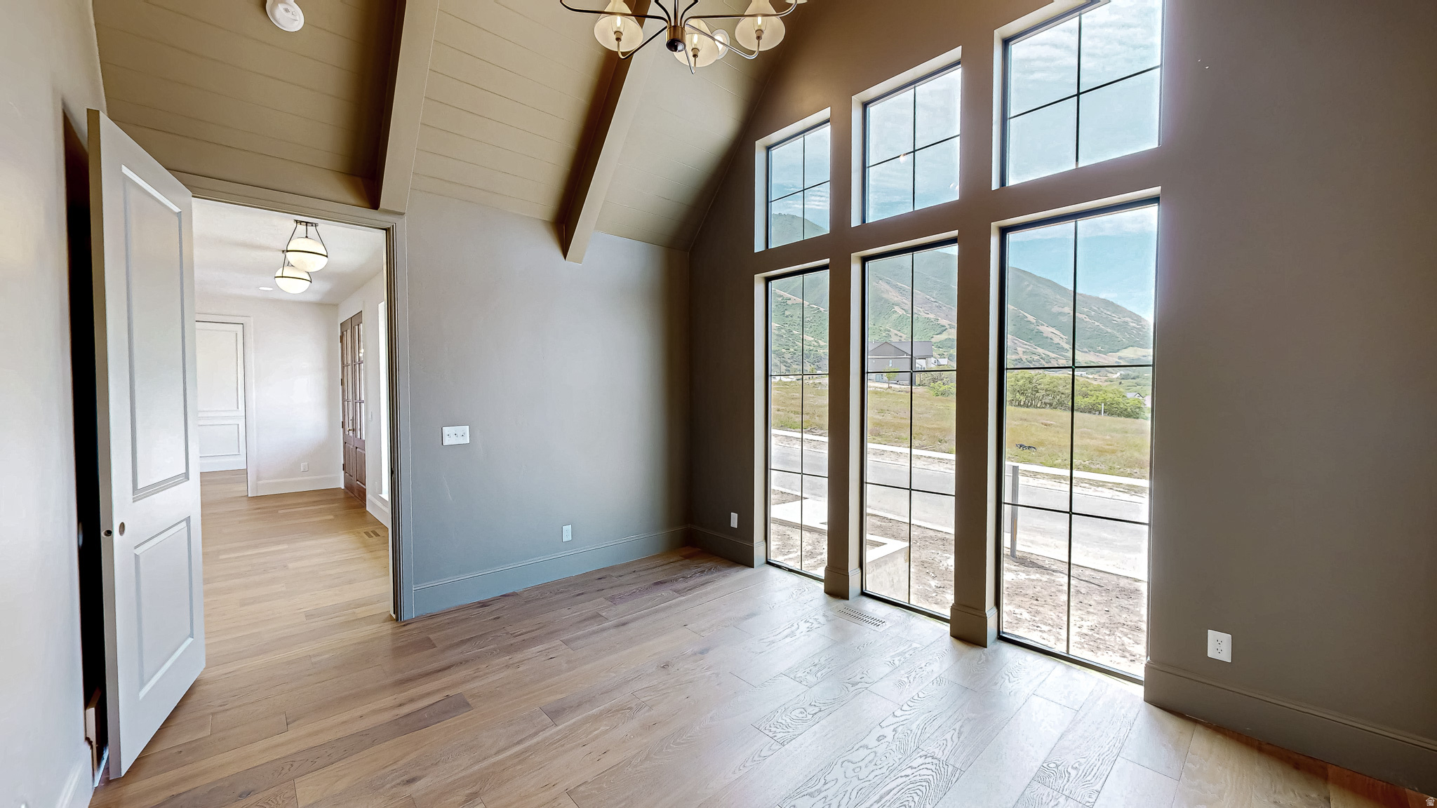 TWIN HOLLOW - Residential