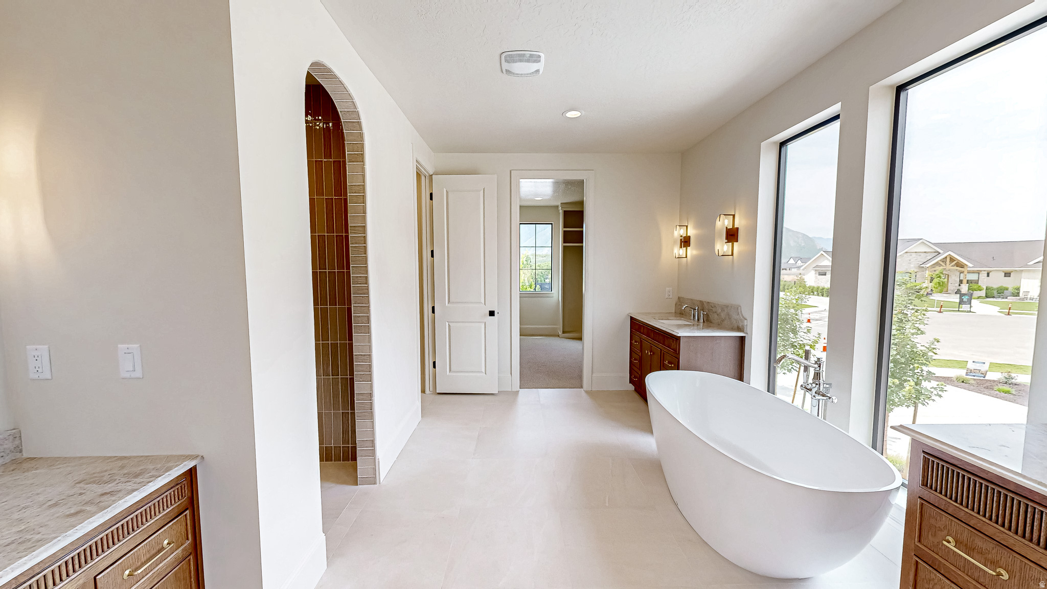 TWIN HOLLOW - Residential