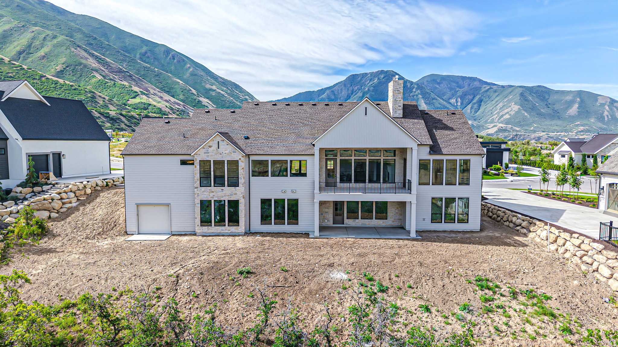 TWIN HOLLOW - Residential
