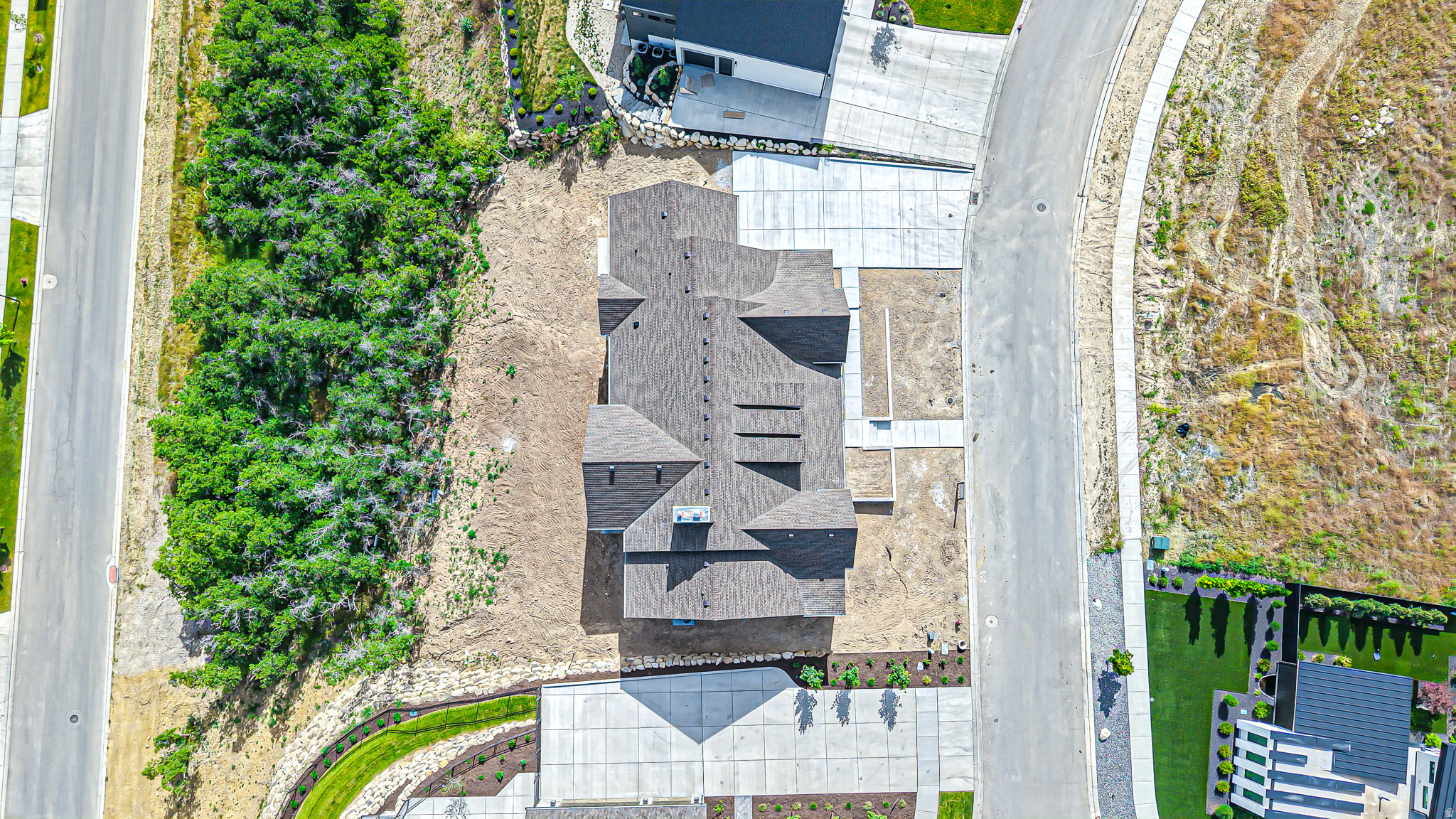 TWIN HOLLOW - Residential
