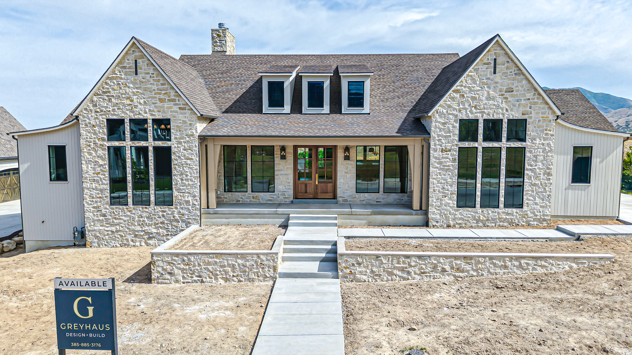 TWIN HOLLOW - Residential