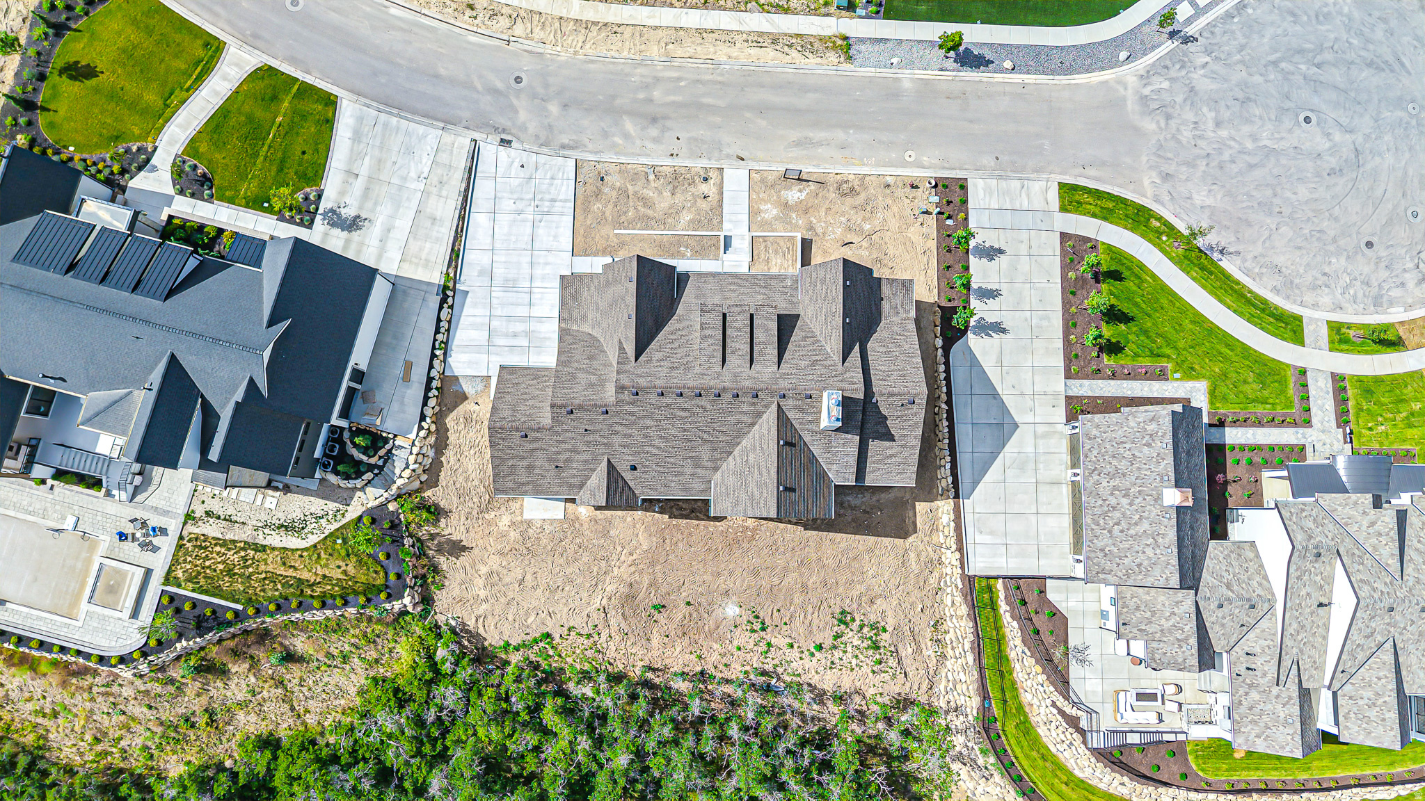 TWIN HOLLOW - Residential