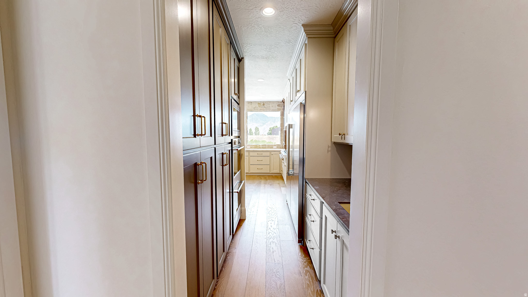 TWIN HOLLOW - Residential