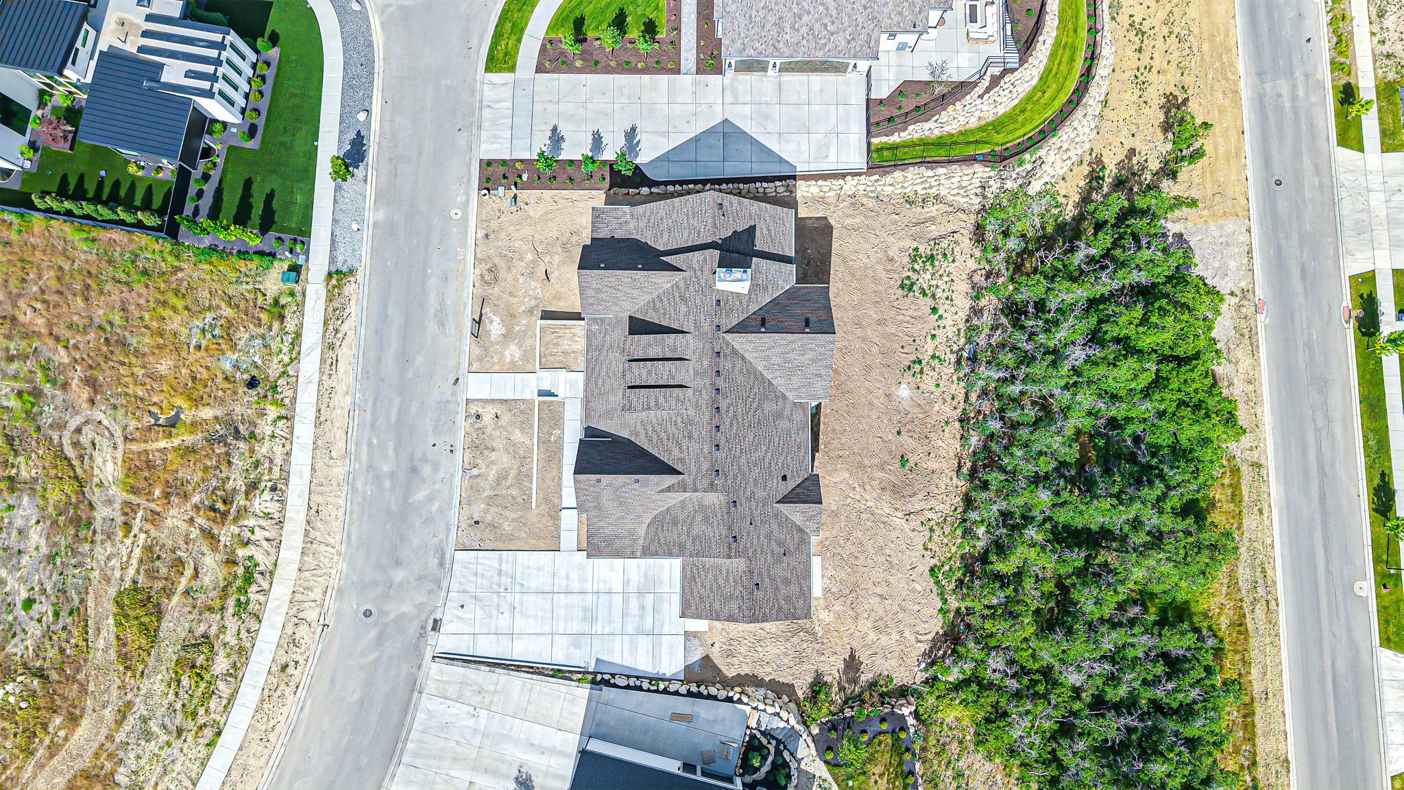 TWIN HOLLOW - Residential