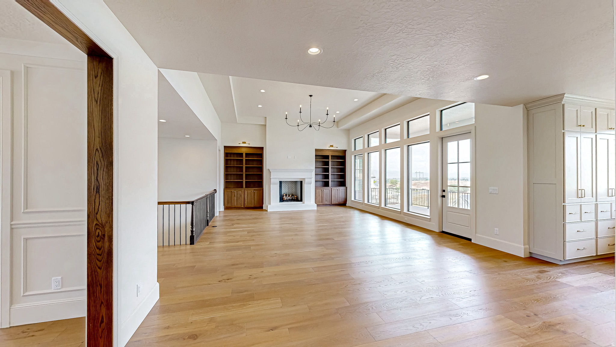 TWIN HOLLOW - Residential