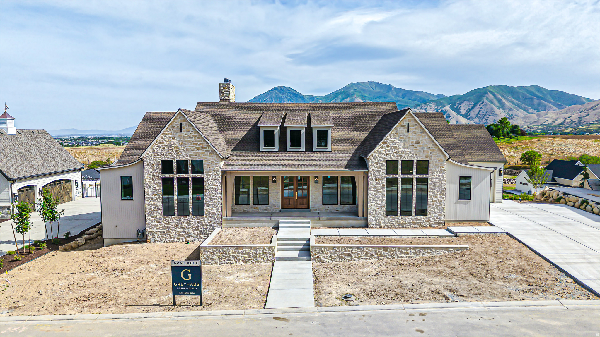 TWIN HOLLOW - Residential