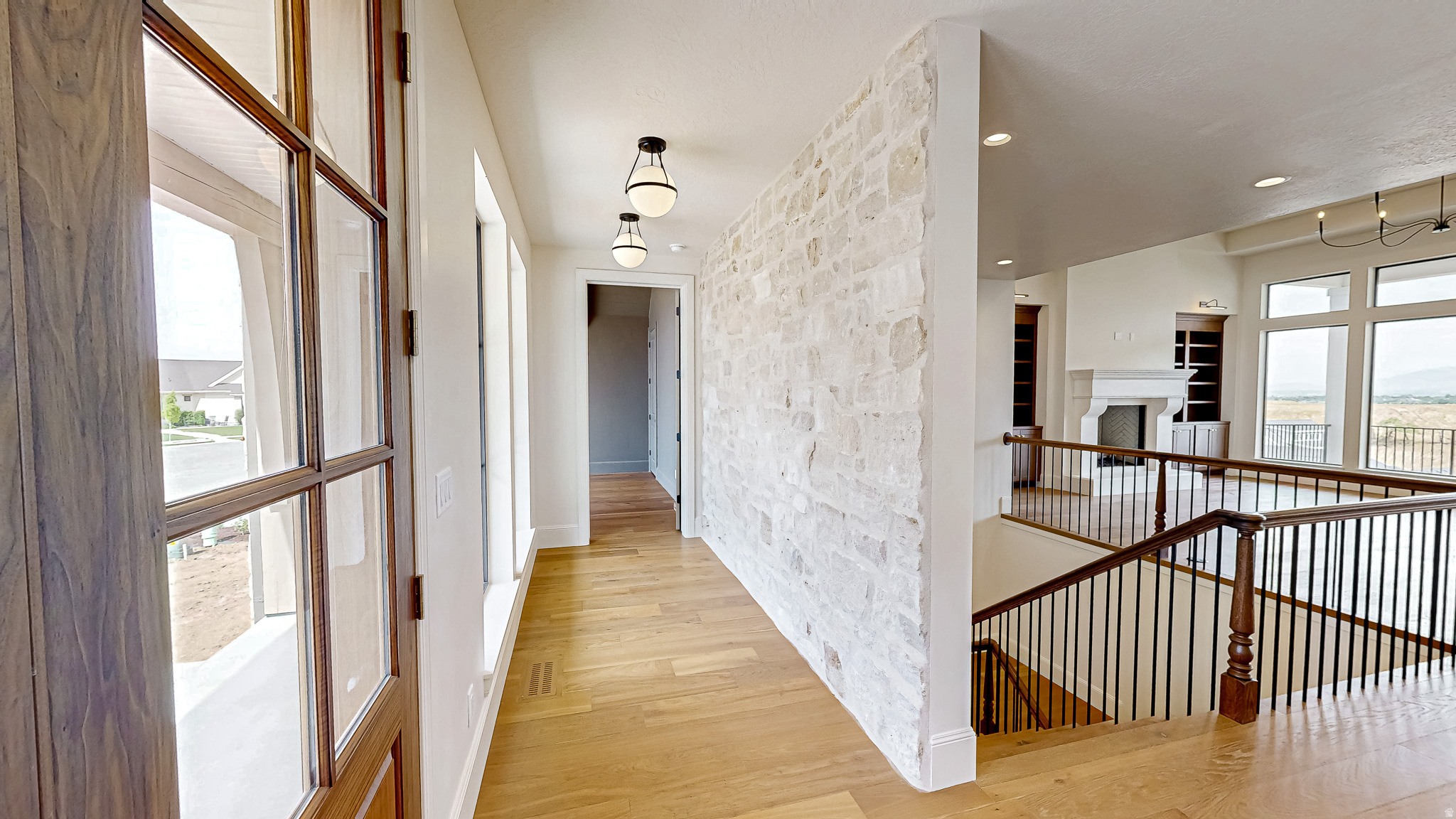 TWIN HOLLOW - Residential