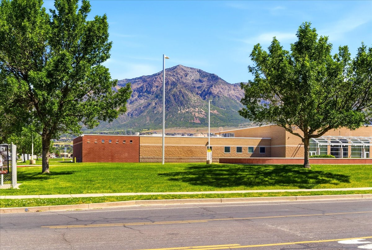 GOLF CREST VILLAGE - Residential