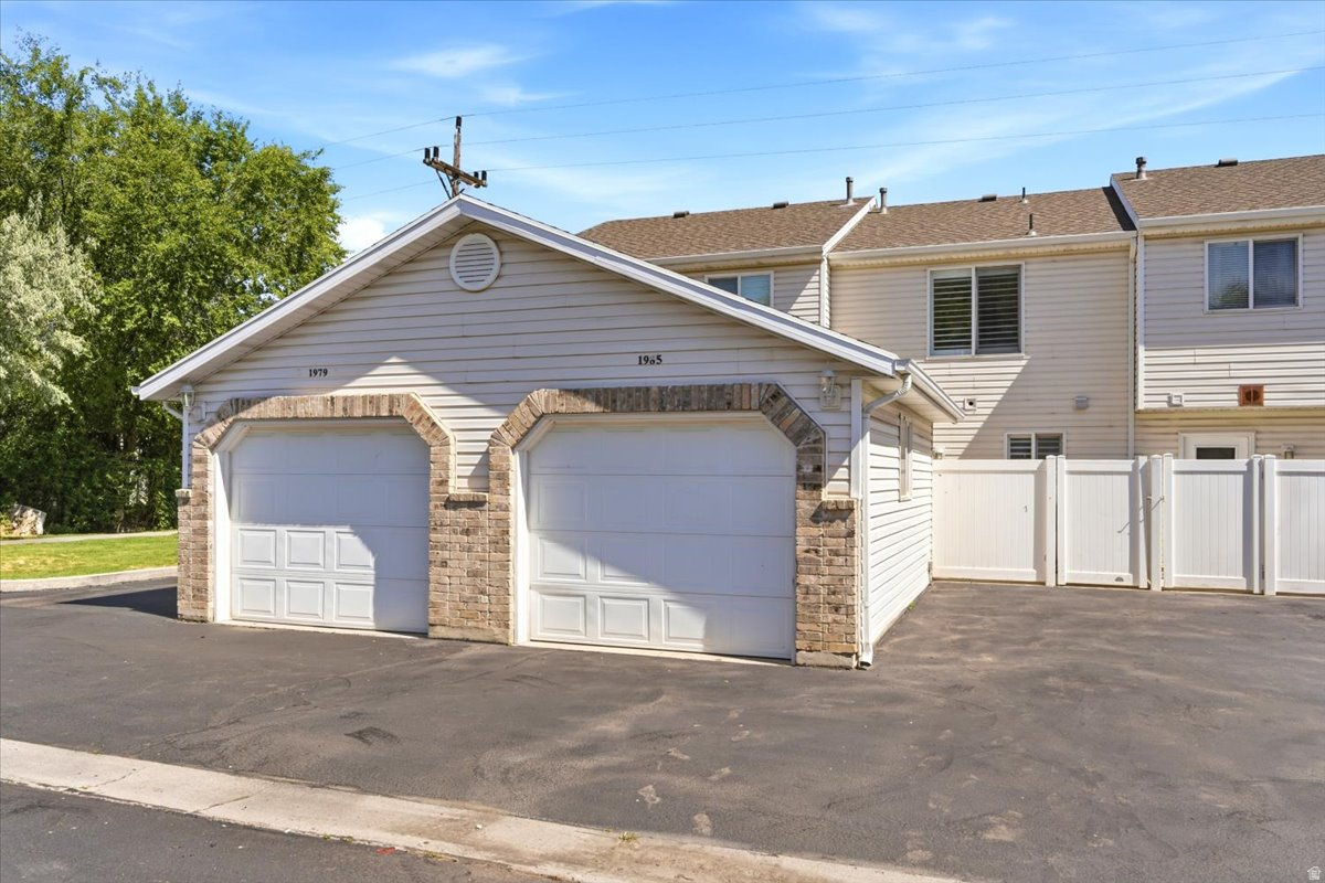 GOLF CREST VILLAGE - Residential