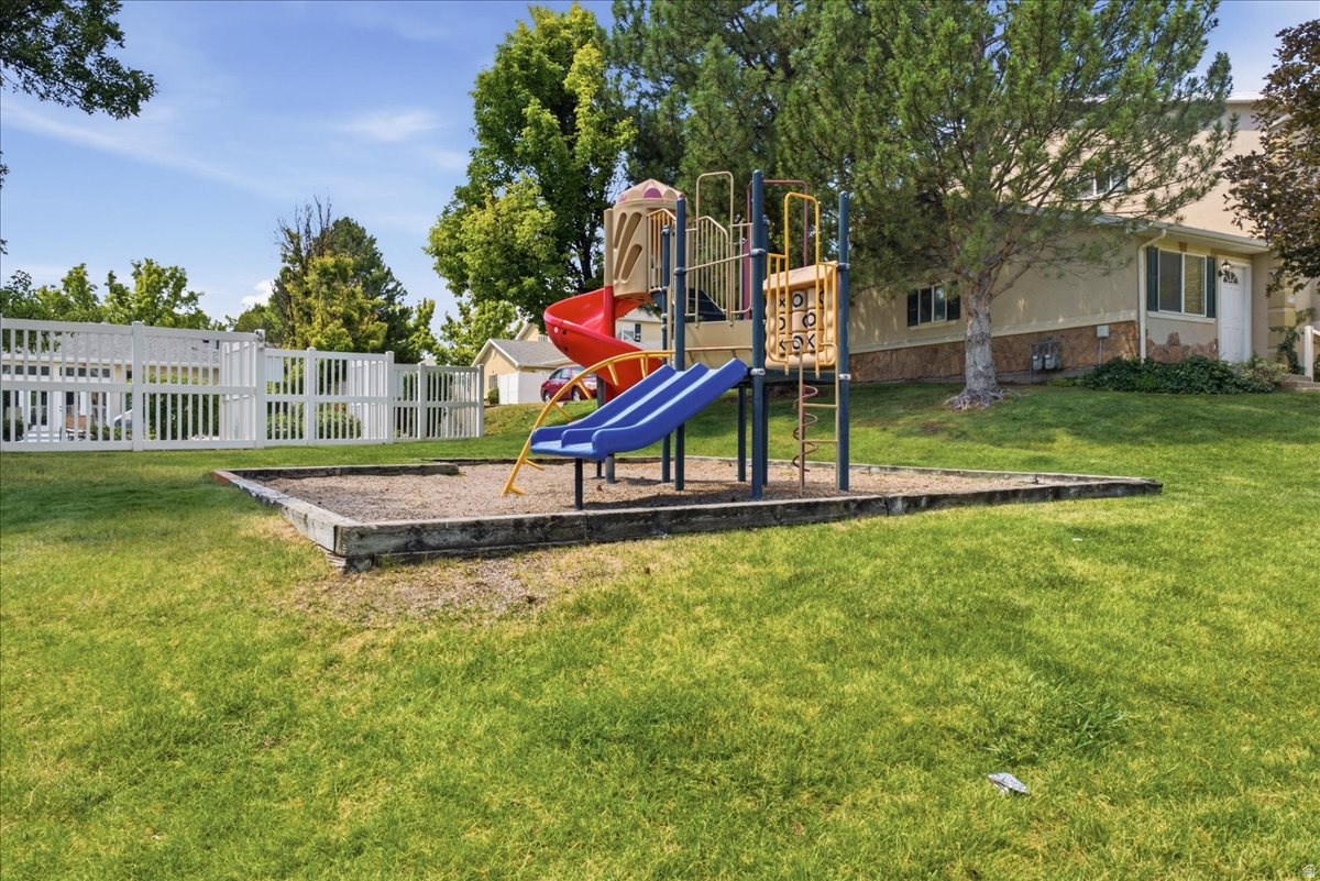 TUSCANY TOWNHOMES PHASE 1 CONDO - Residential