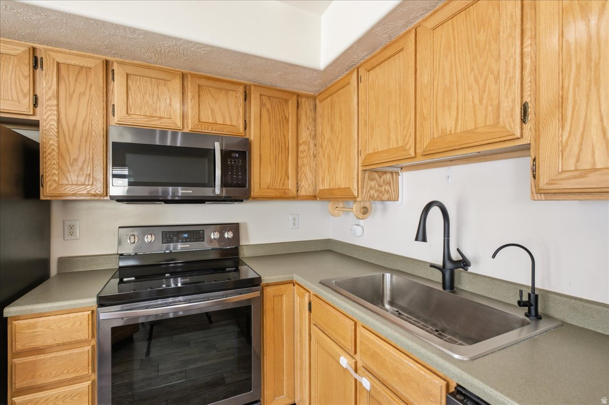 TUSCANY TOWNHOMES PHASE 1 CONDO - Residential