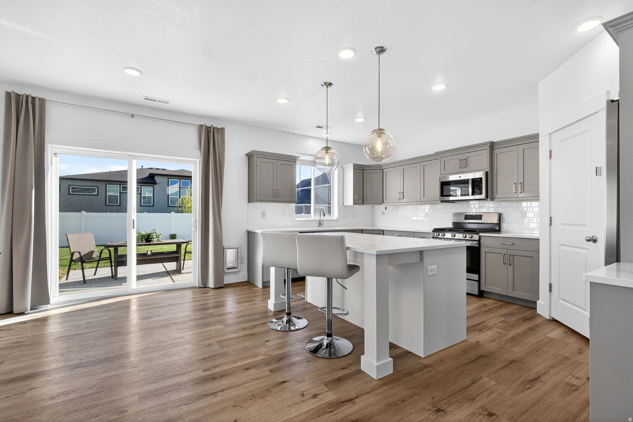 HART ESTATES - Residential