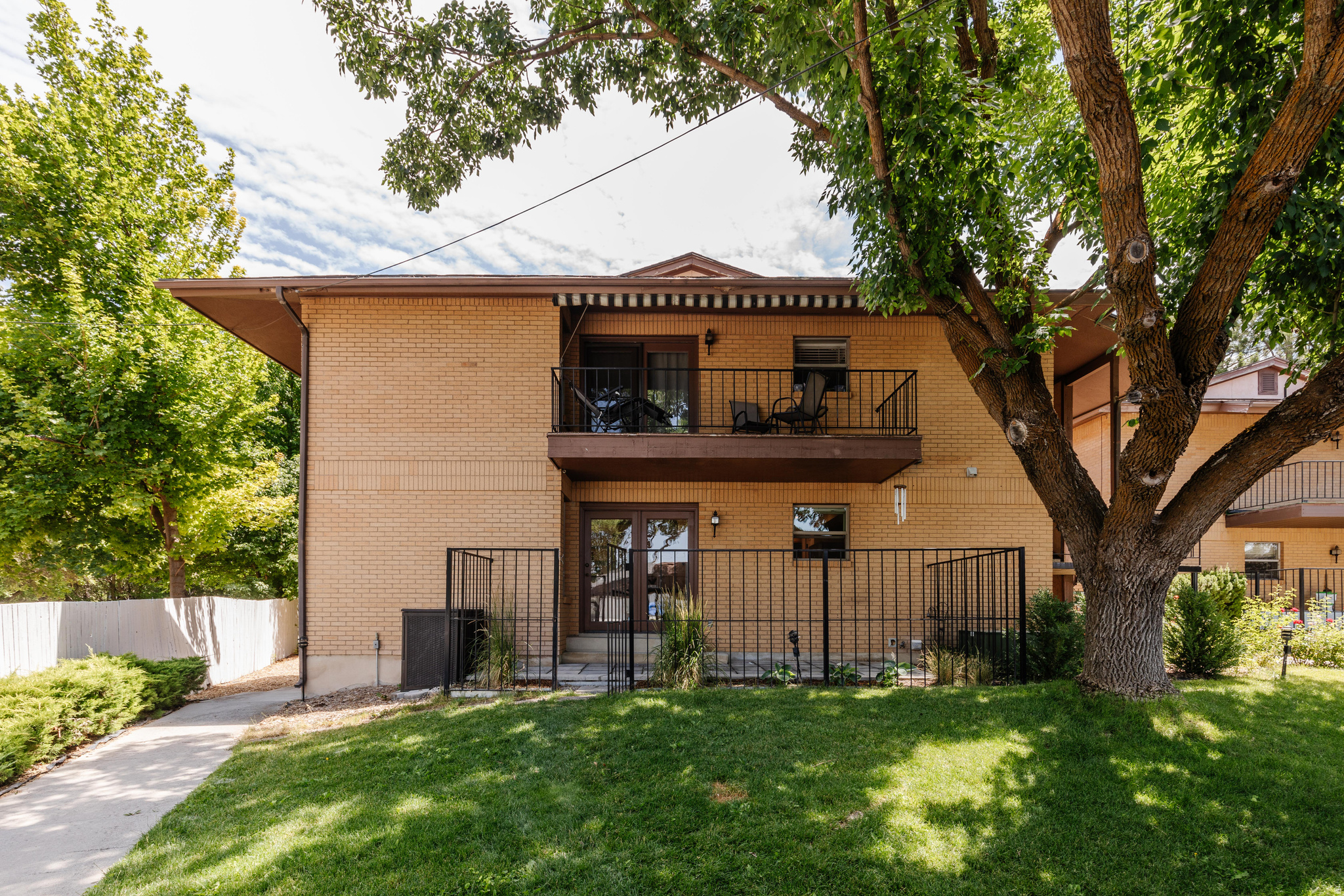 COURTYARD CONDOMINIUMS - Residential