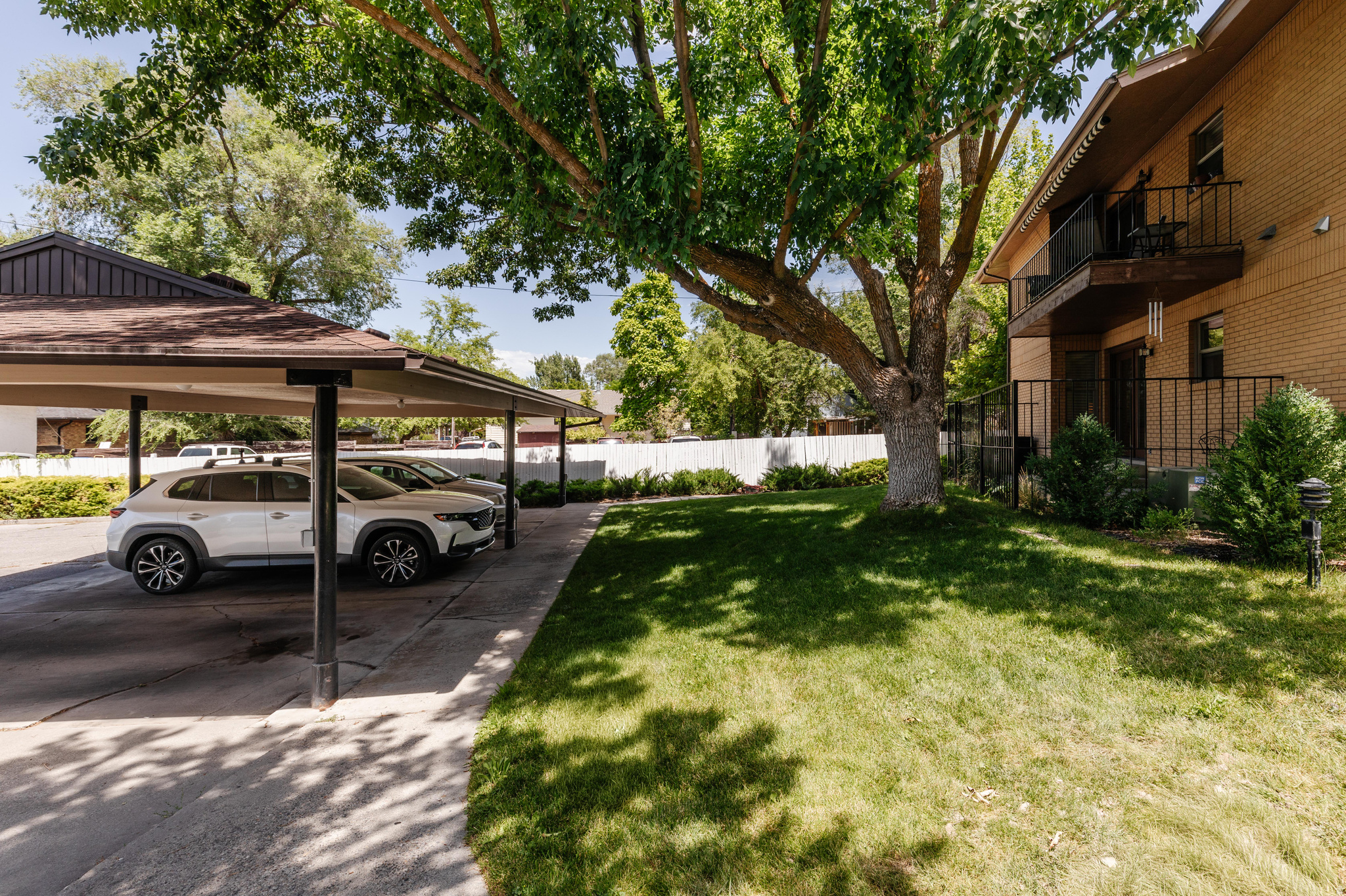 COURTYARD CONDOMINIUMS - Residential