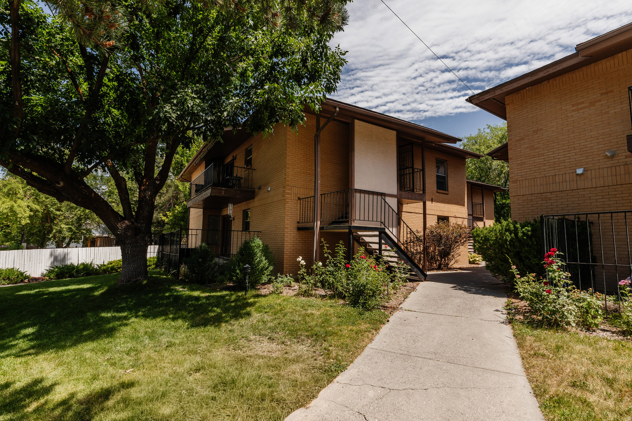 COURTYARD CONDOMINIUMS - Residential