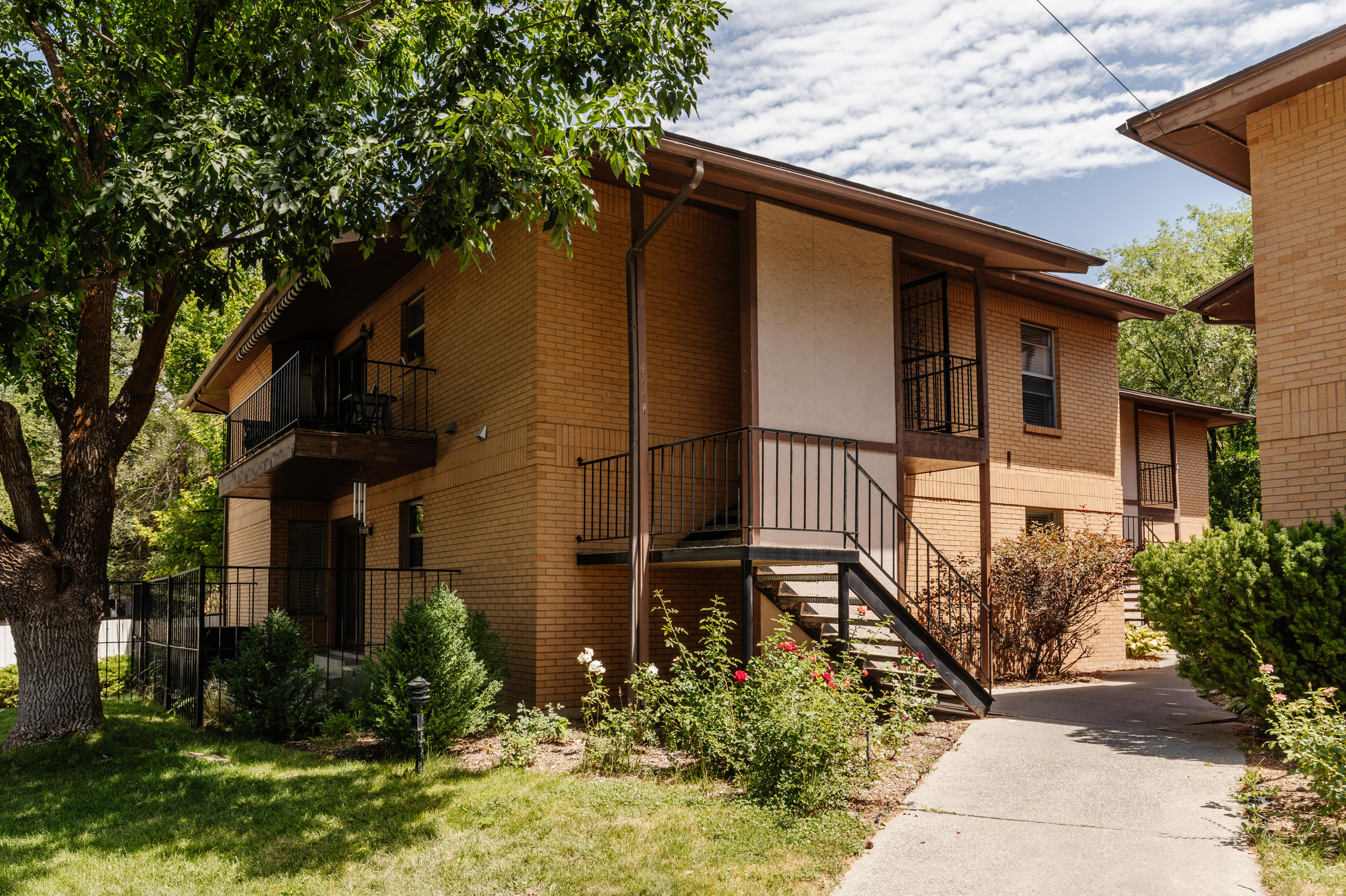 COURTYARD CONDOMINIUMS - Residential