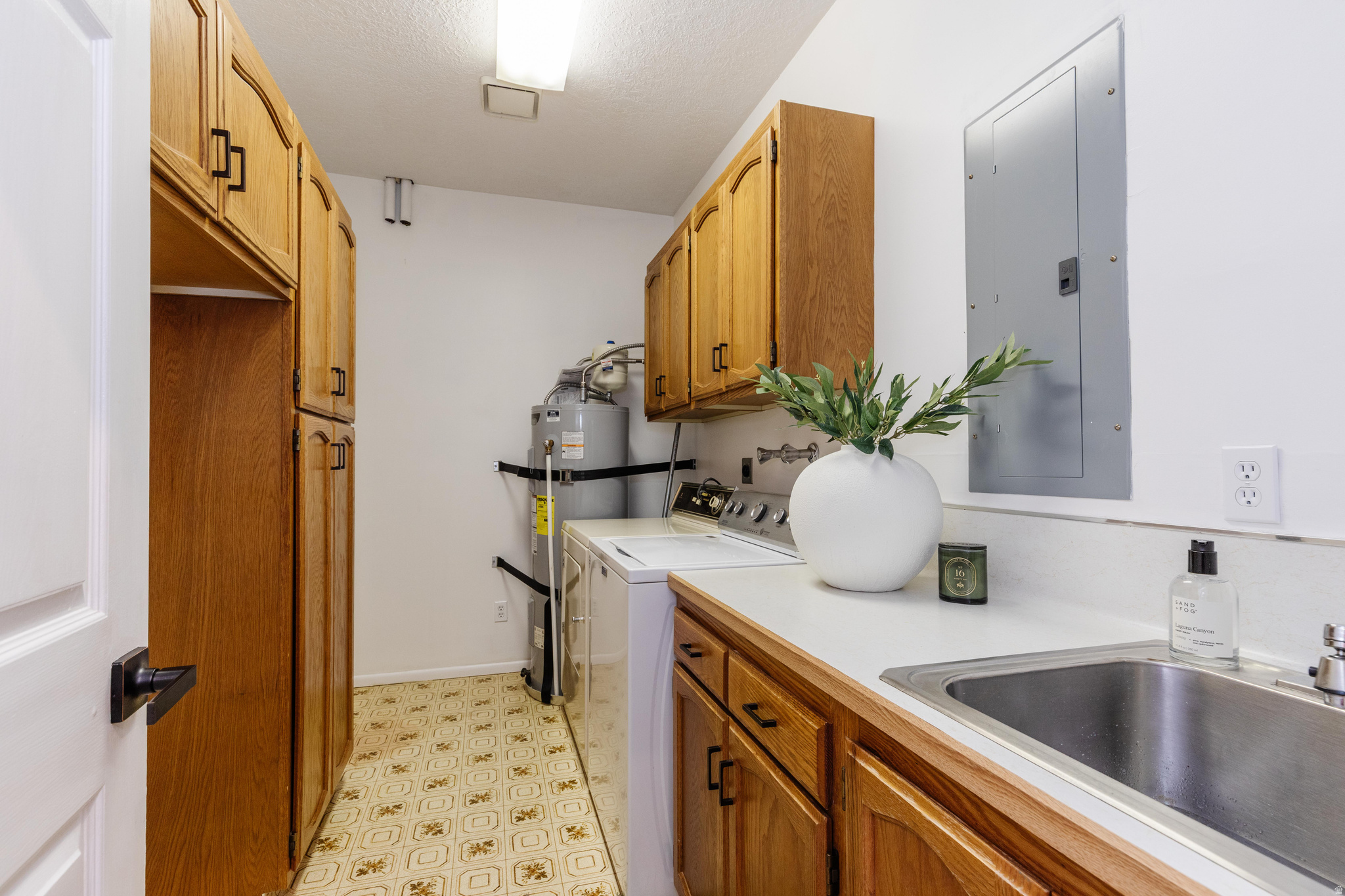 COURTYARD CONDOMINIUMS - Residential