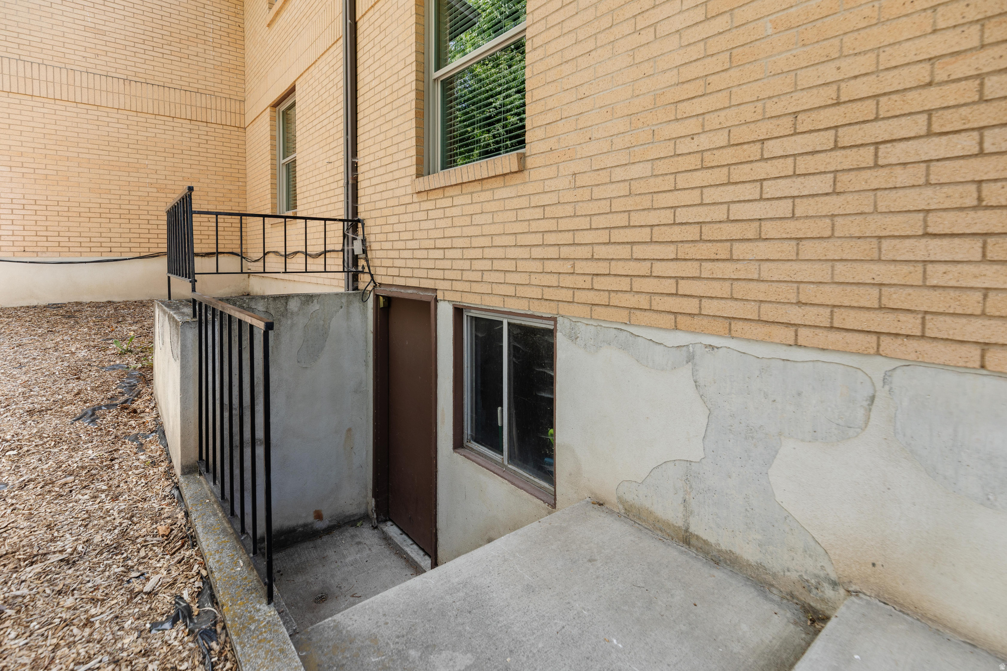 COURTYARD CONDOMINIUMS - Residential