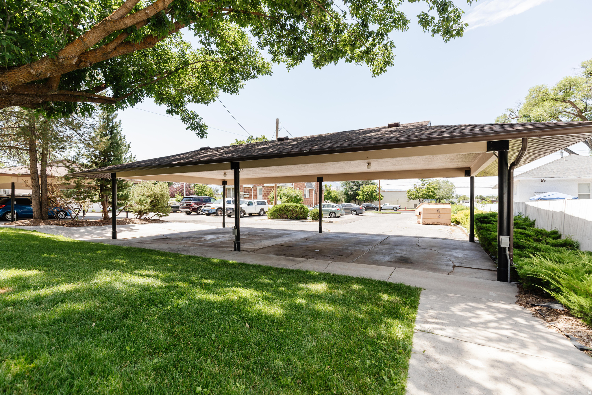 COURTYARD CONDOMINIUMS - Residential