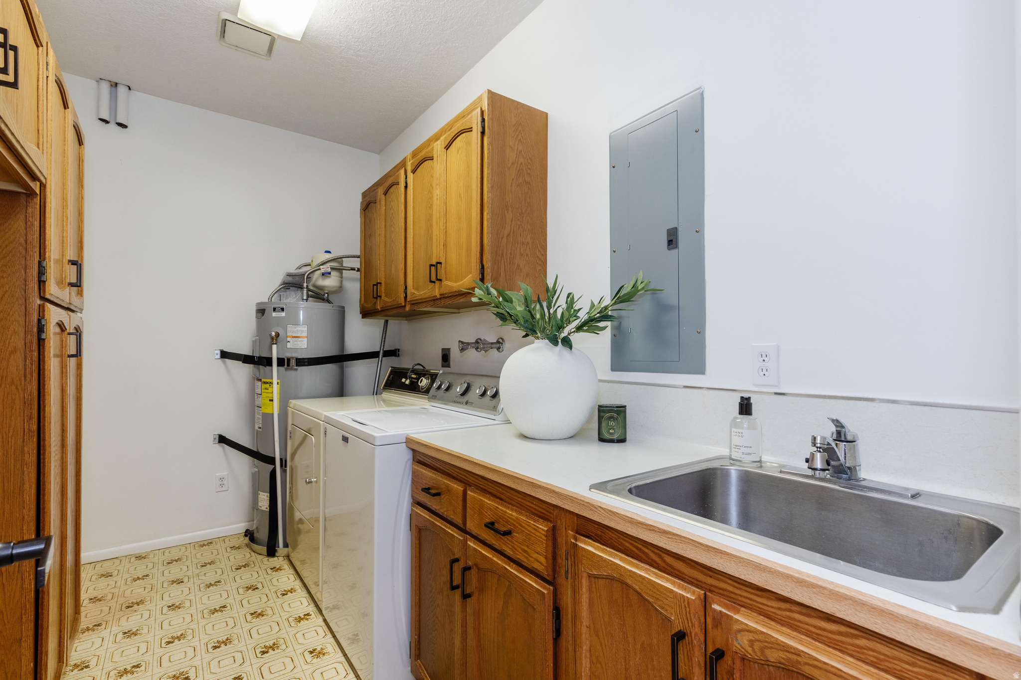 COURTYARD CONDOMINIUMS - Residential