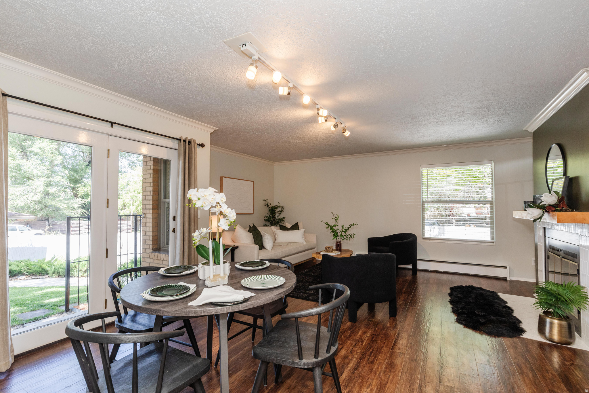 COURTYARD CONDOMINIUMS - Residential