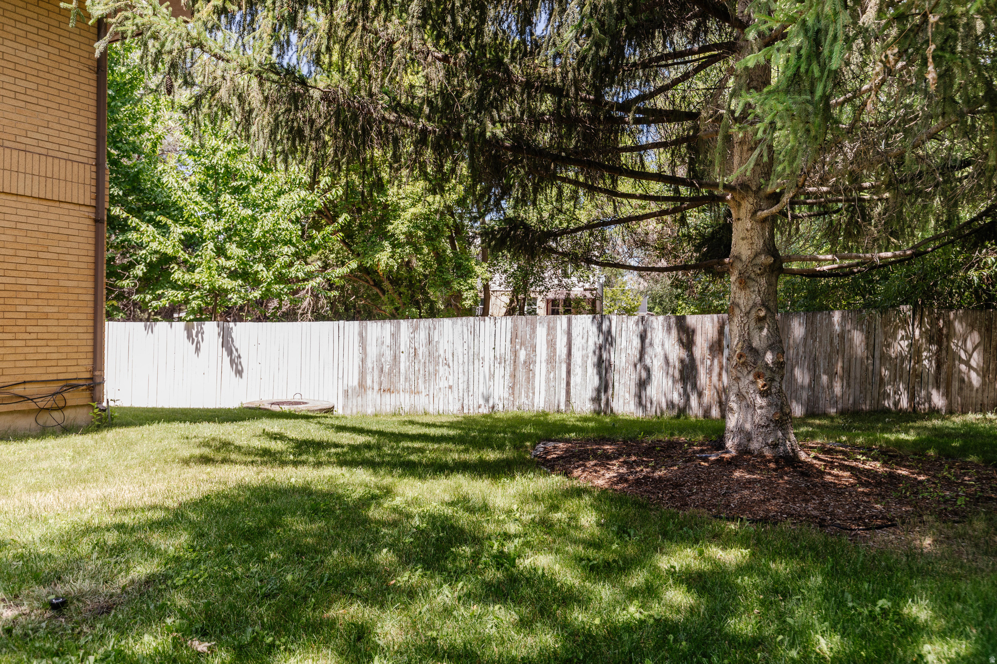 COURTYARD CONDOMINIUMS - Residential