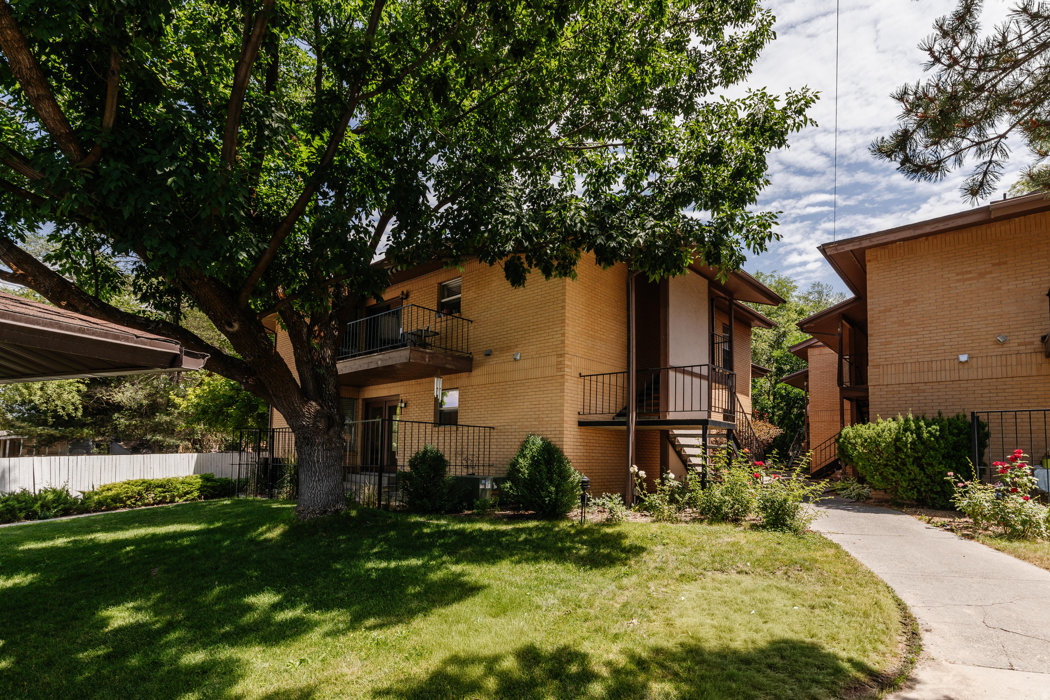 COURTYARD CONDOMINIUMS - Residential