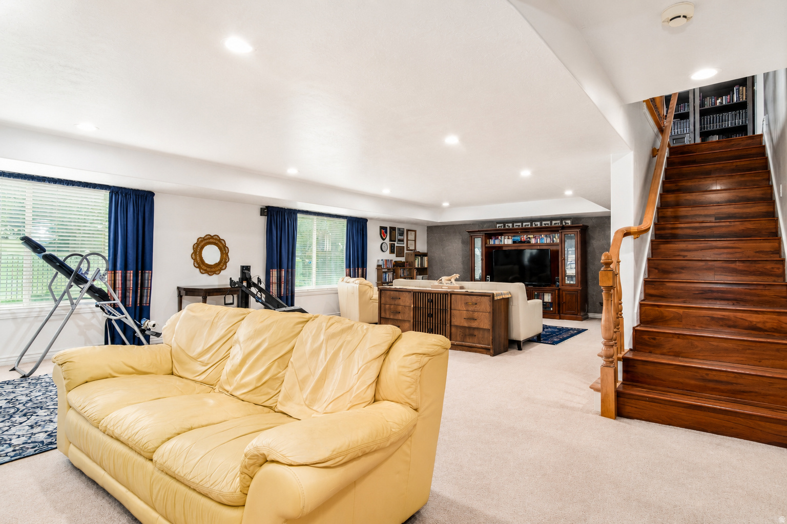MOUNTAIN RIDGE ESTATES - Residential