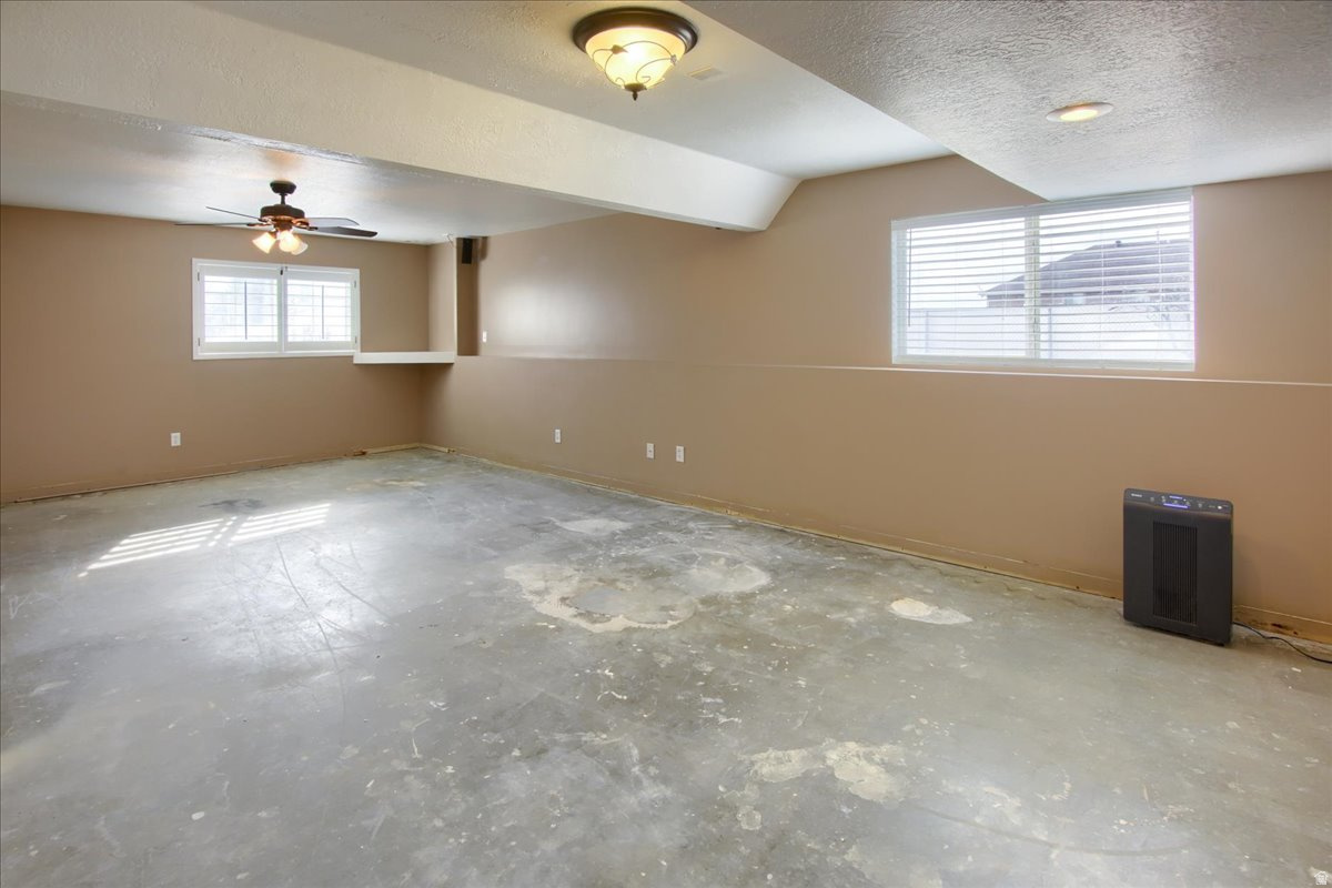 MAYFIELD ESTATES - Residential
