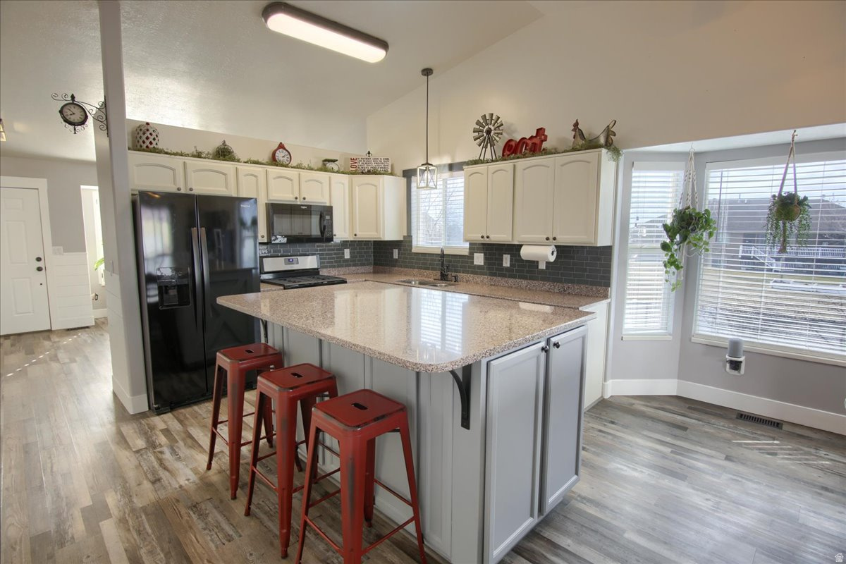 MAYFIELD ESTATES - Residential