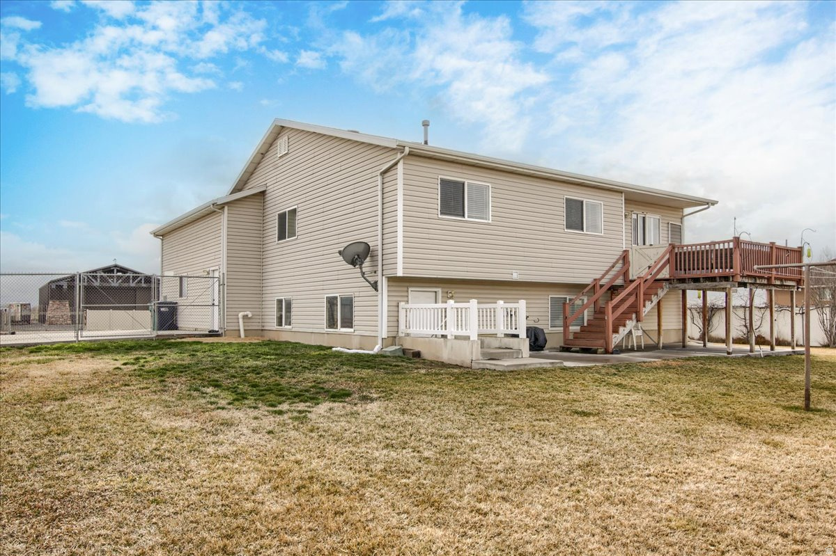 MAYFIELD ESTATES - Residential