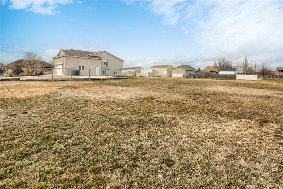 MAYFIELD ESTATES - Residential