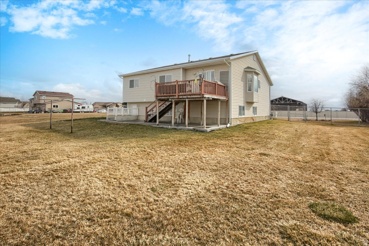 MAYFIELD ESTATES - Residential