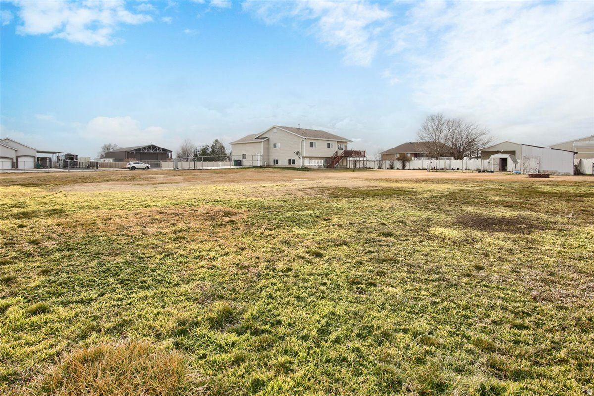 MAYFIELD ESTATES - Residential