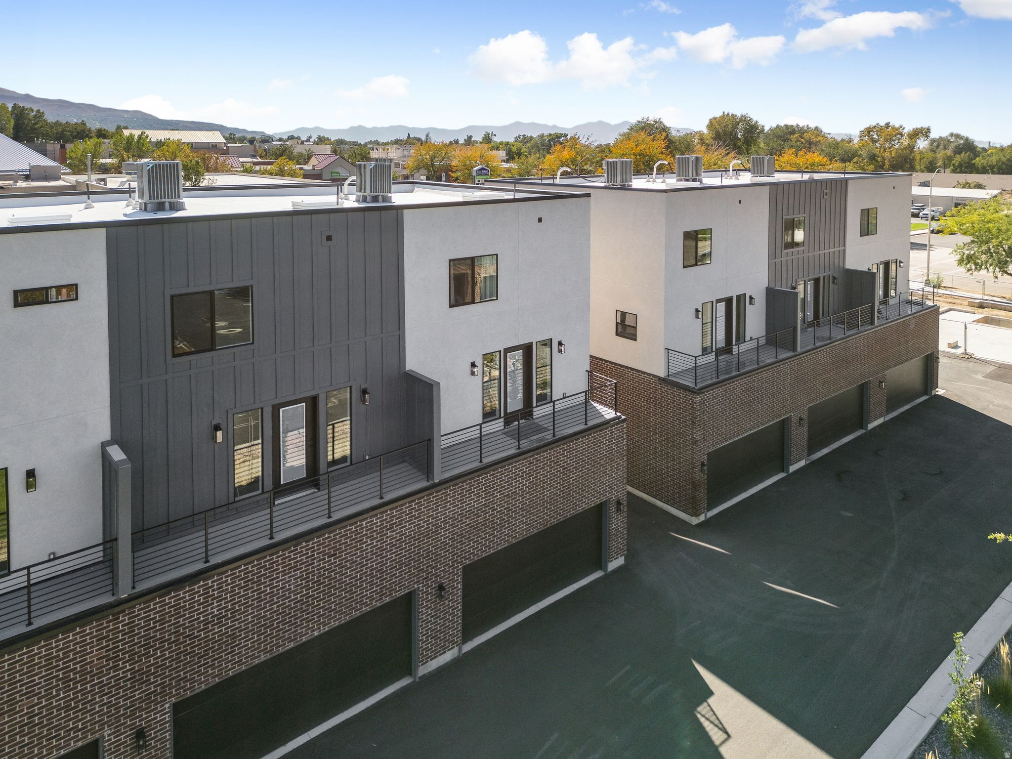 THE BROOKS ON MAIN - Residential