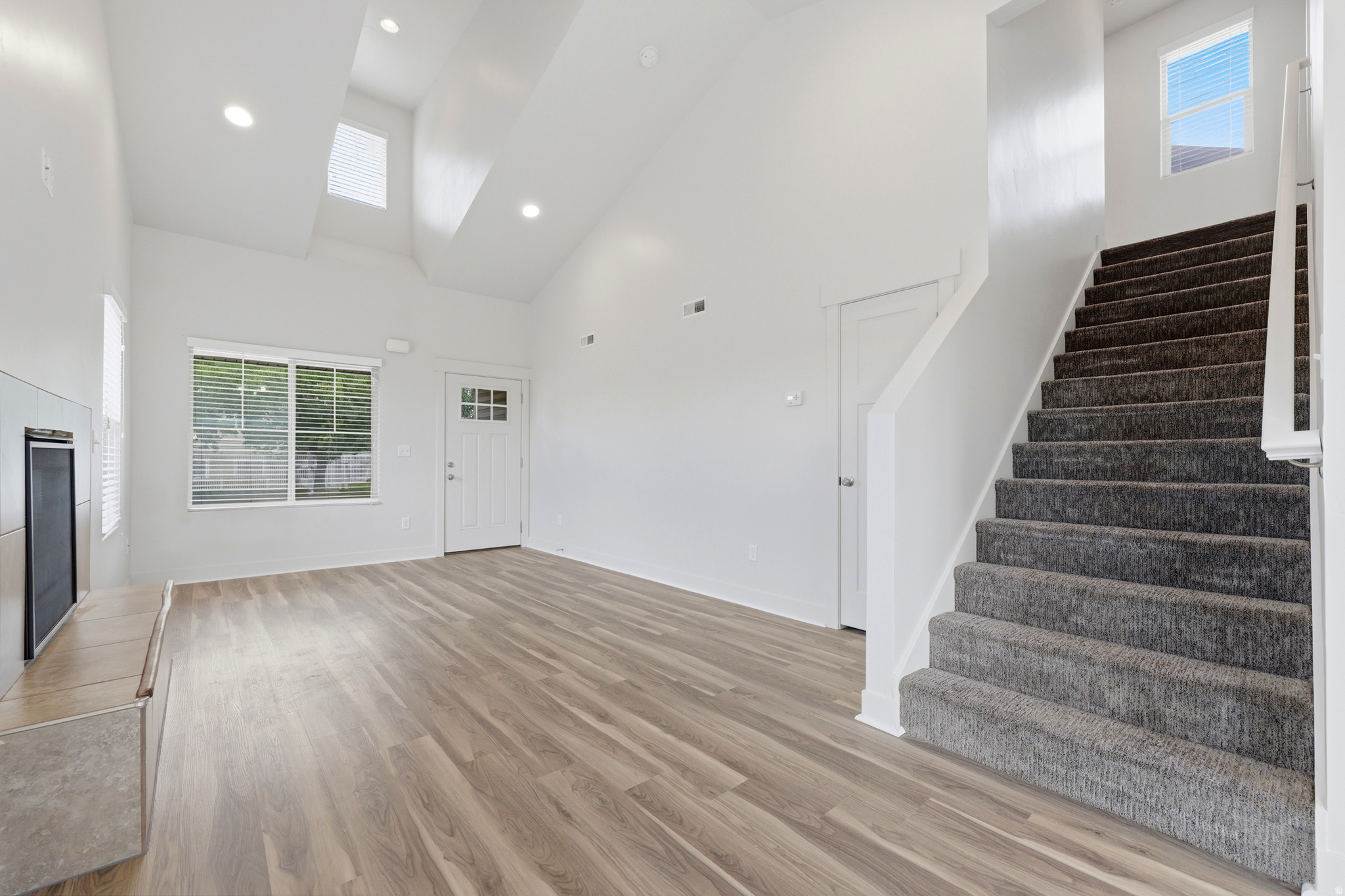 MONTGOMERY VILLA - Residential