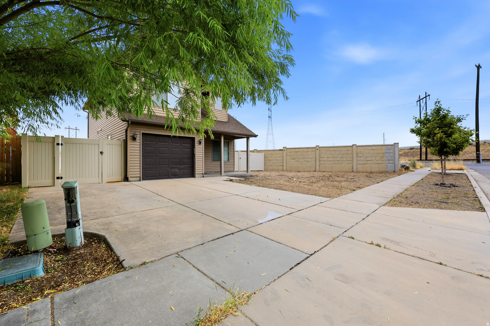 MONTGOMERY VILLA - Residential