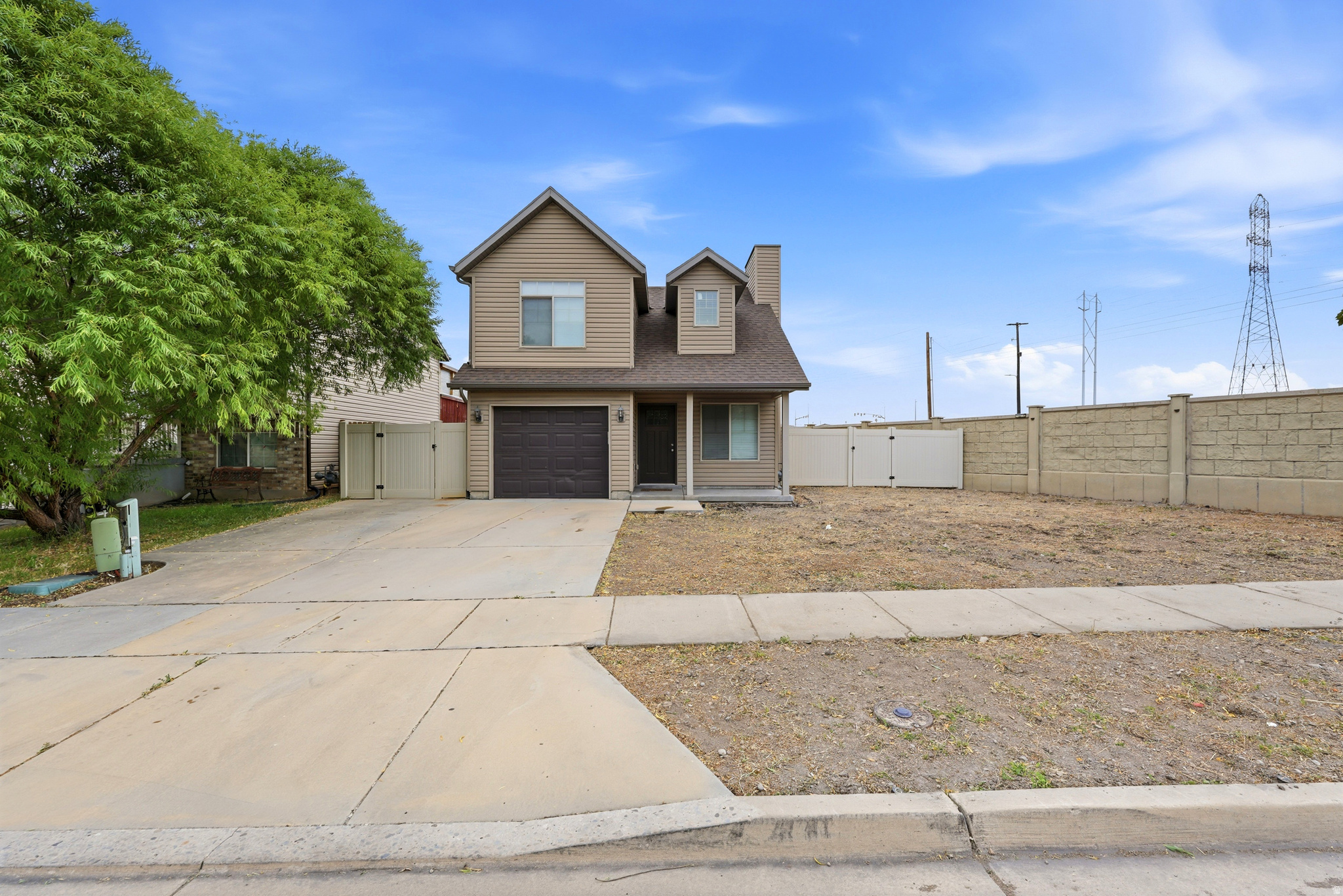 MONTGOMERY VILLA - Residential