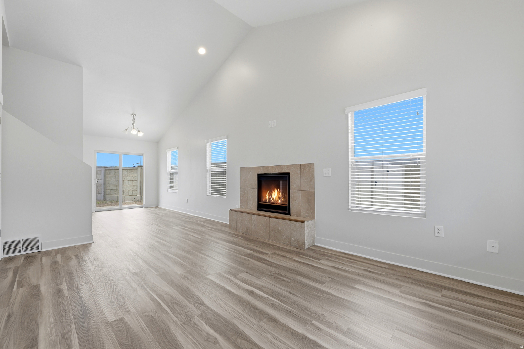 MONTGOMERY VILLA - Residential