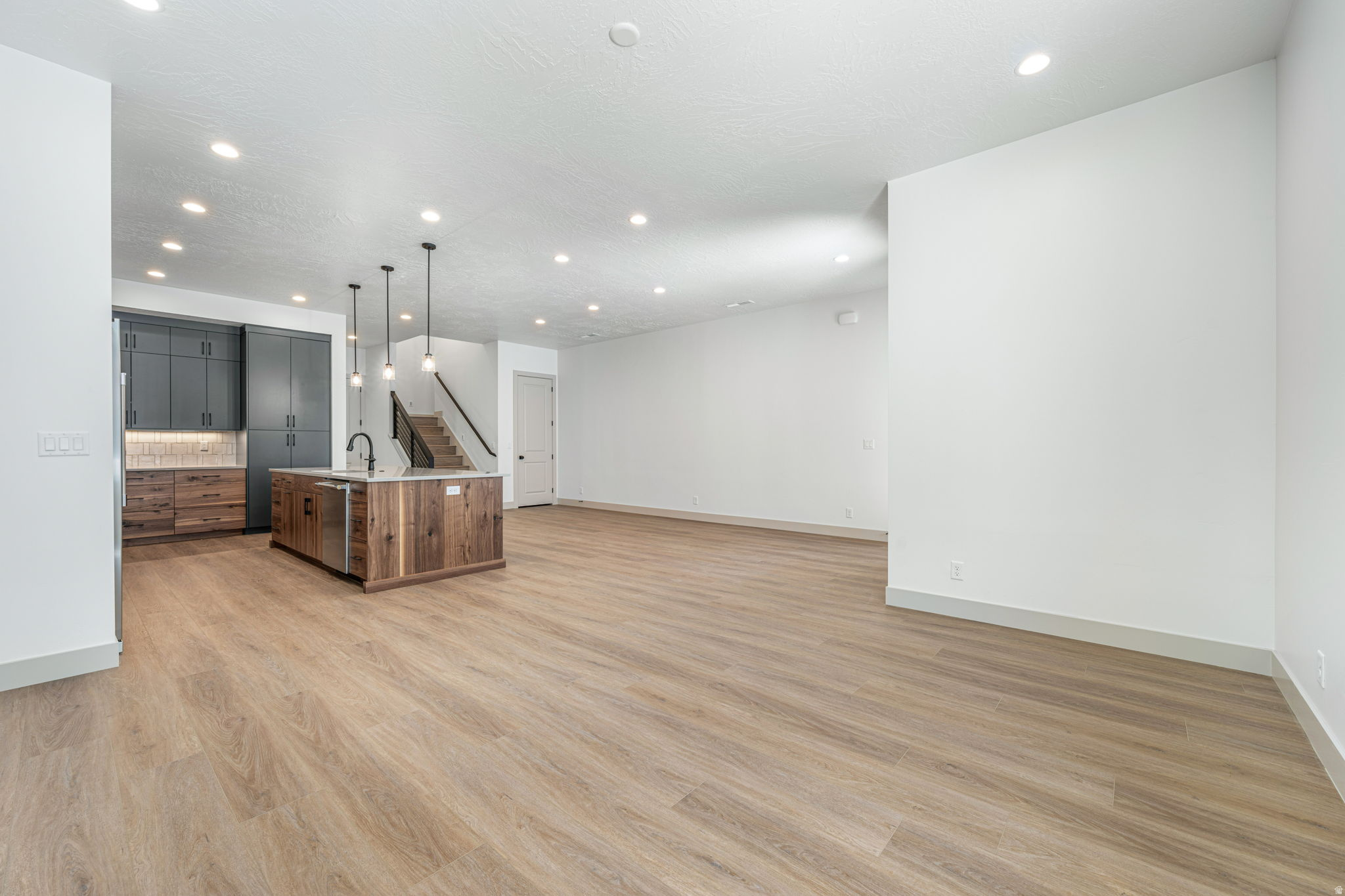 ATKINVILLE TOWNHOMES AT DESERT COLOR - Residential