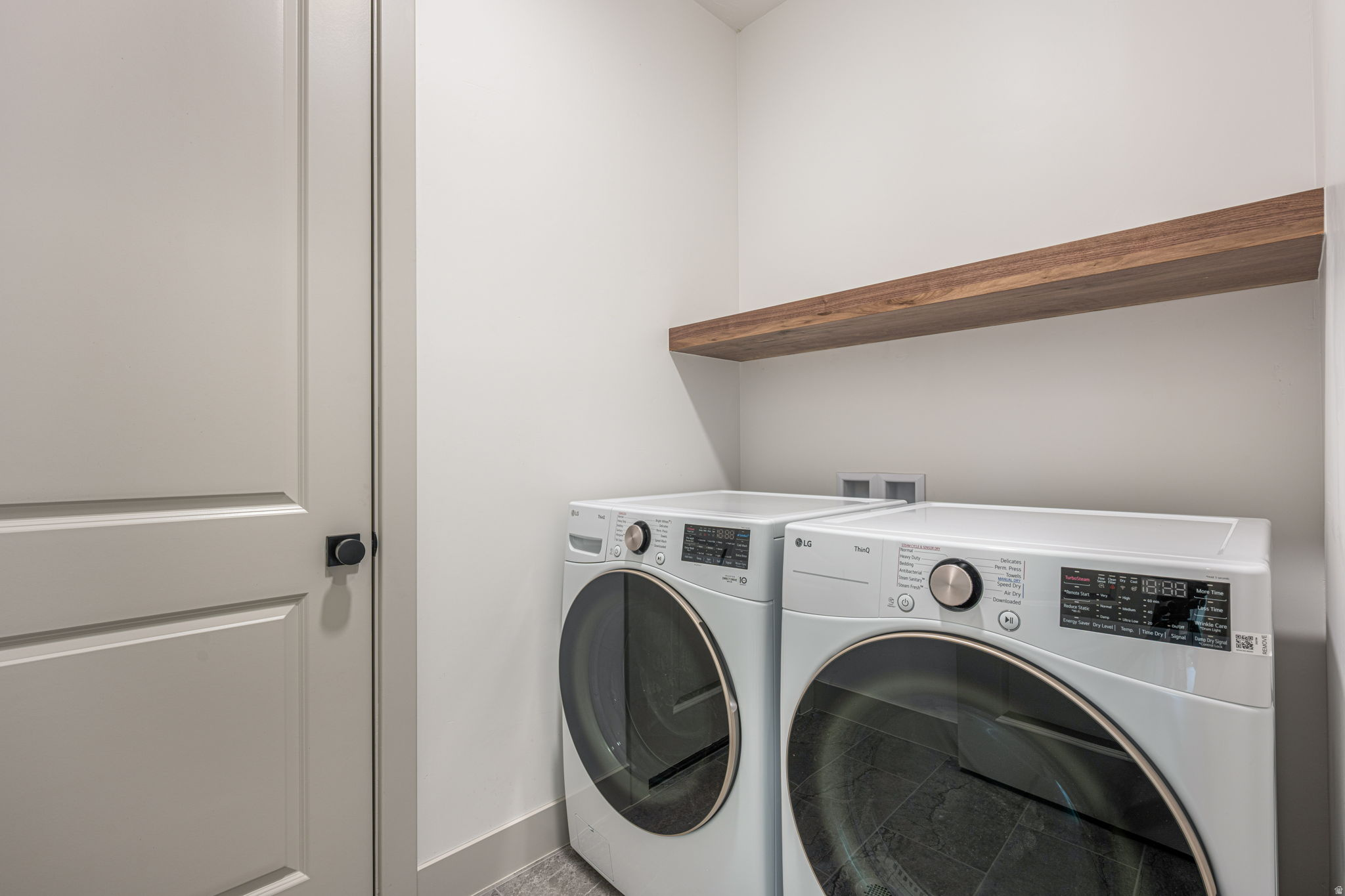 ATKINVILLE TOWNHOMES AT DESERT COLOR - Residential