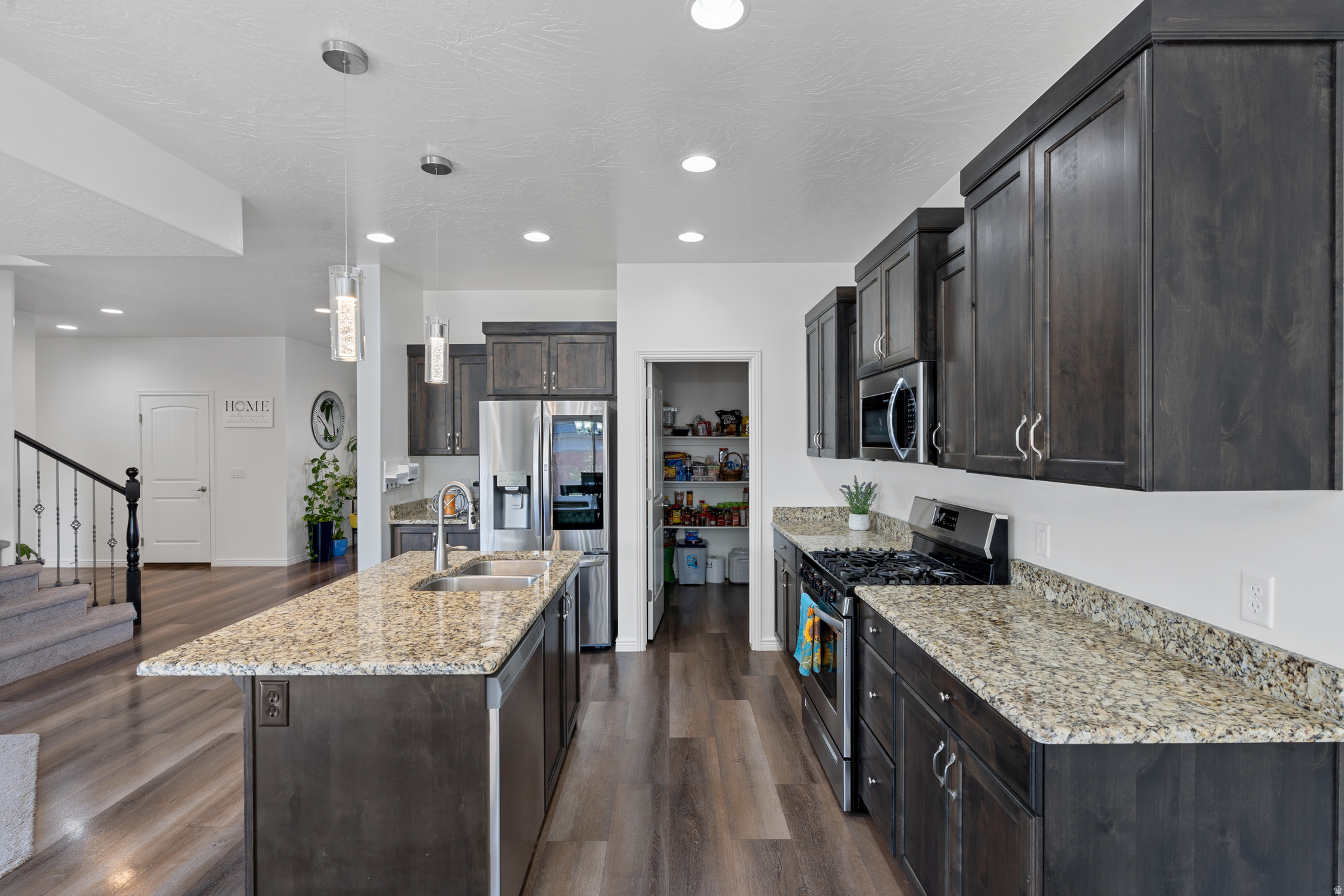 SAGE CANYON PH 6 - Residential