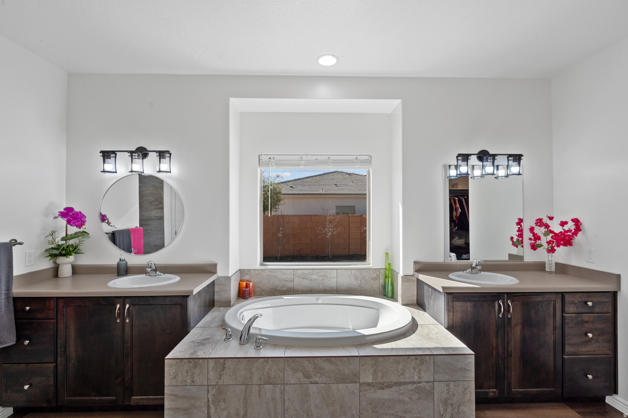 SAGE CANYON PH 6 - Residential
