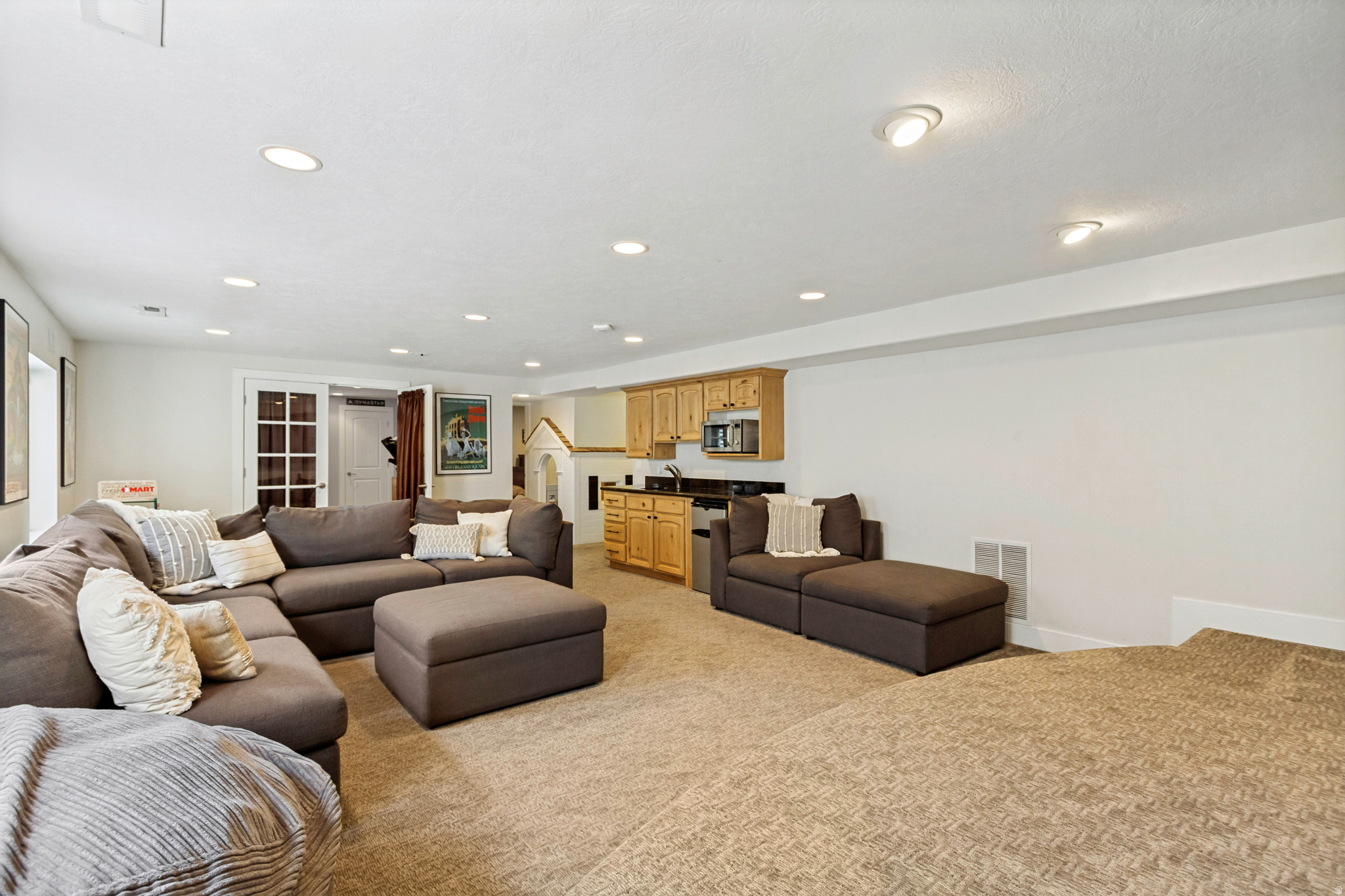 THE ESTATES AT BURR ORCHARDS - Residential