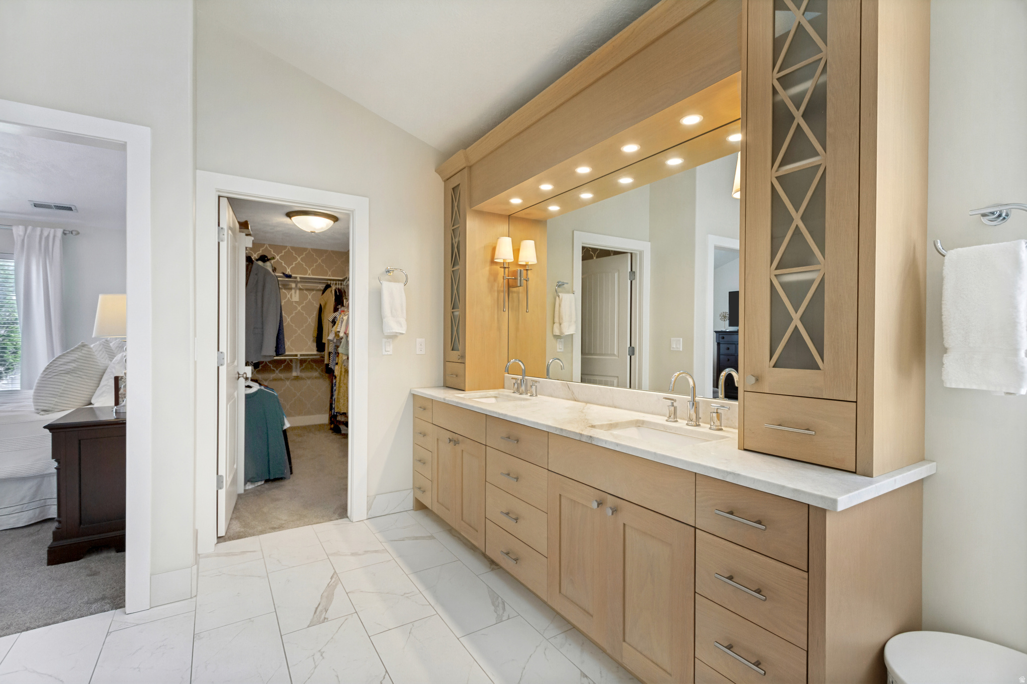 THE ESTATES AT BURR ORCHARDS - Residential