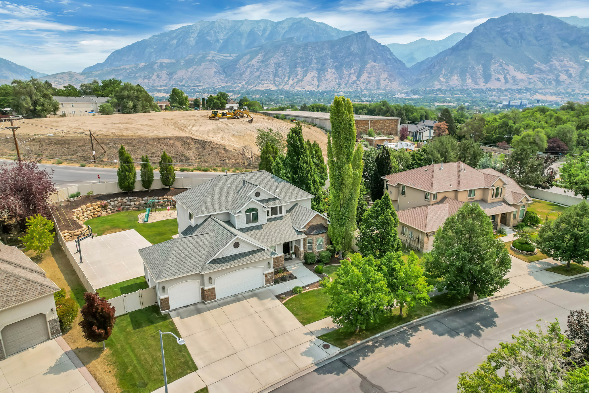 THE ESTATES AT BURR ORCHARDS - Residential