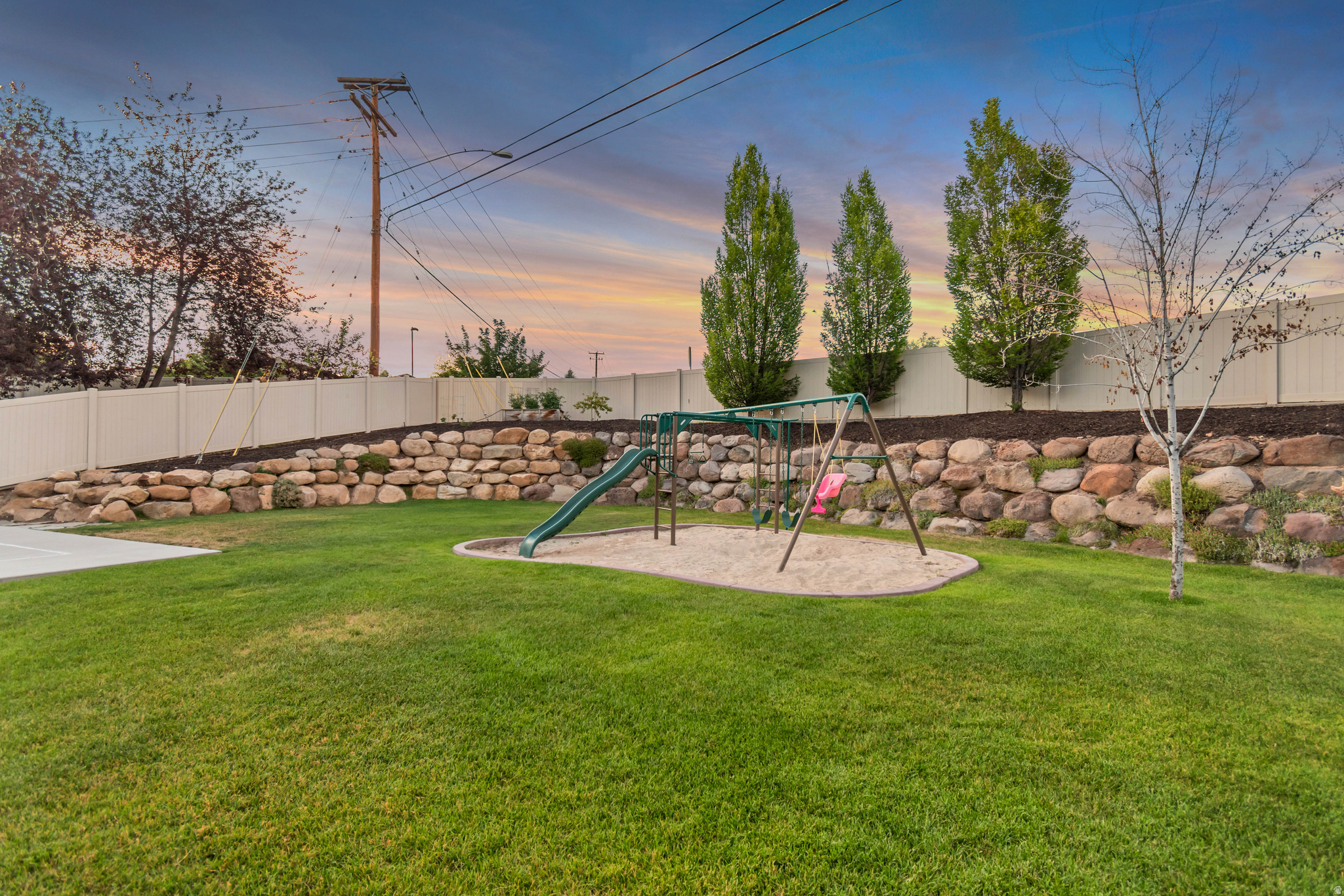 THE ESTATES AT BURR ORCHARDS - Residential