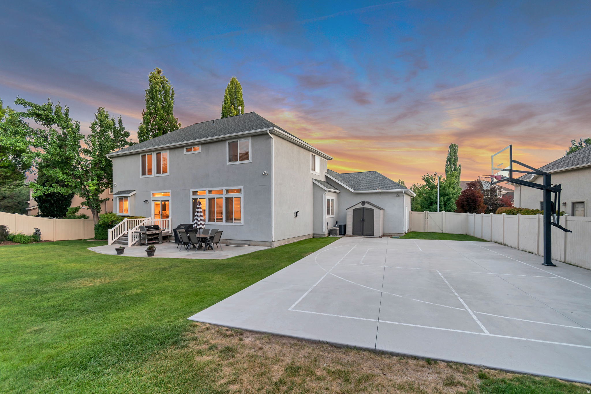 THE ESTATES AT BURR ORCHARDS - Residential