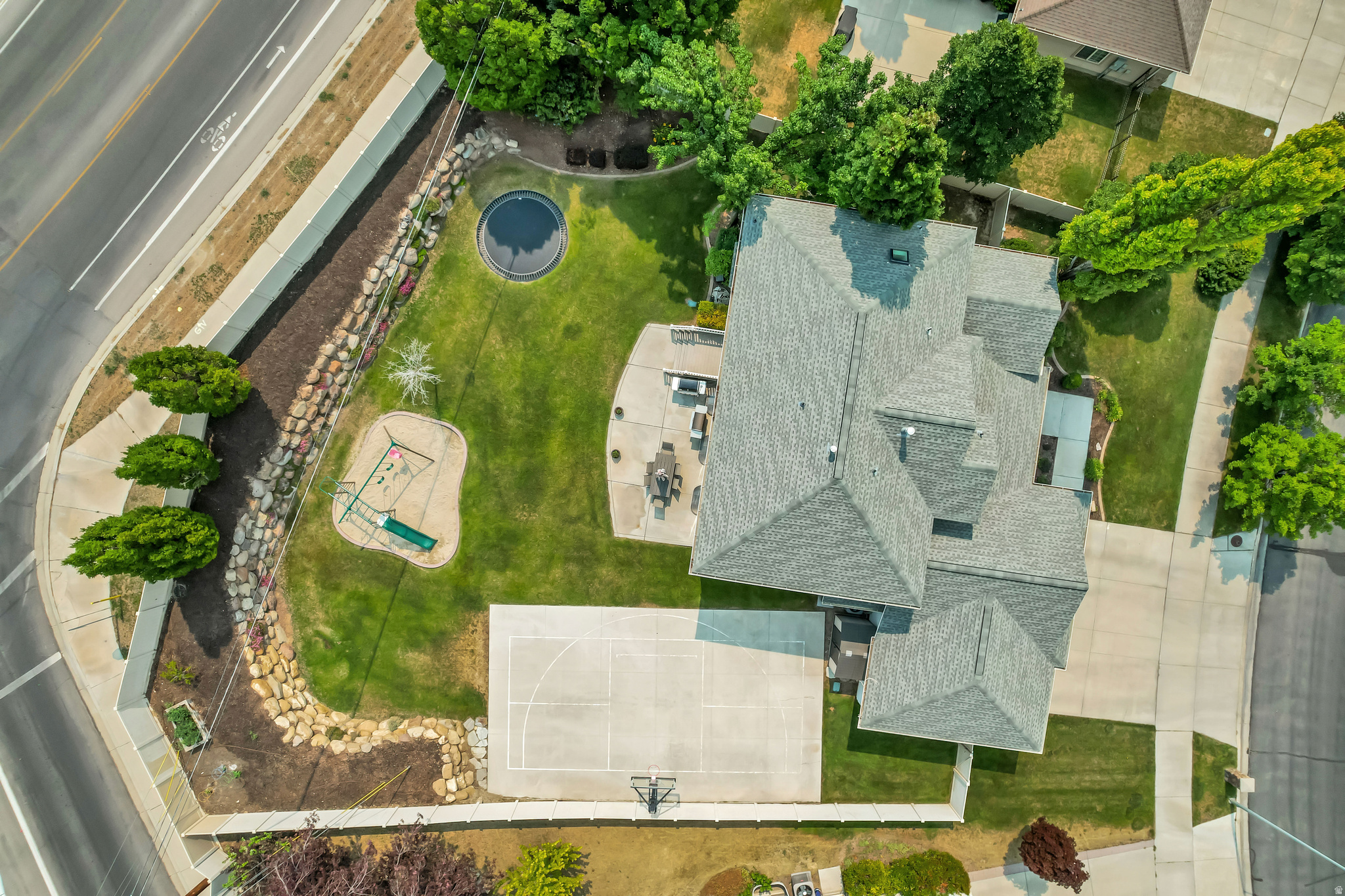 THE ESTATES AT BURR ORCHARDS - Residential