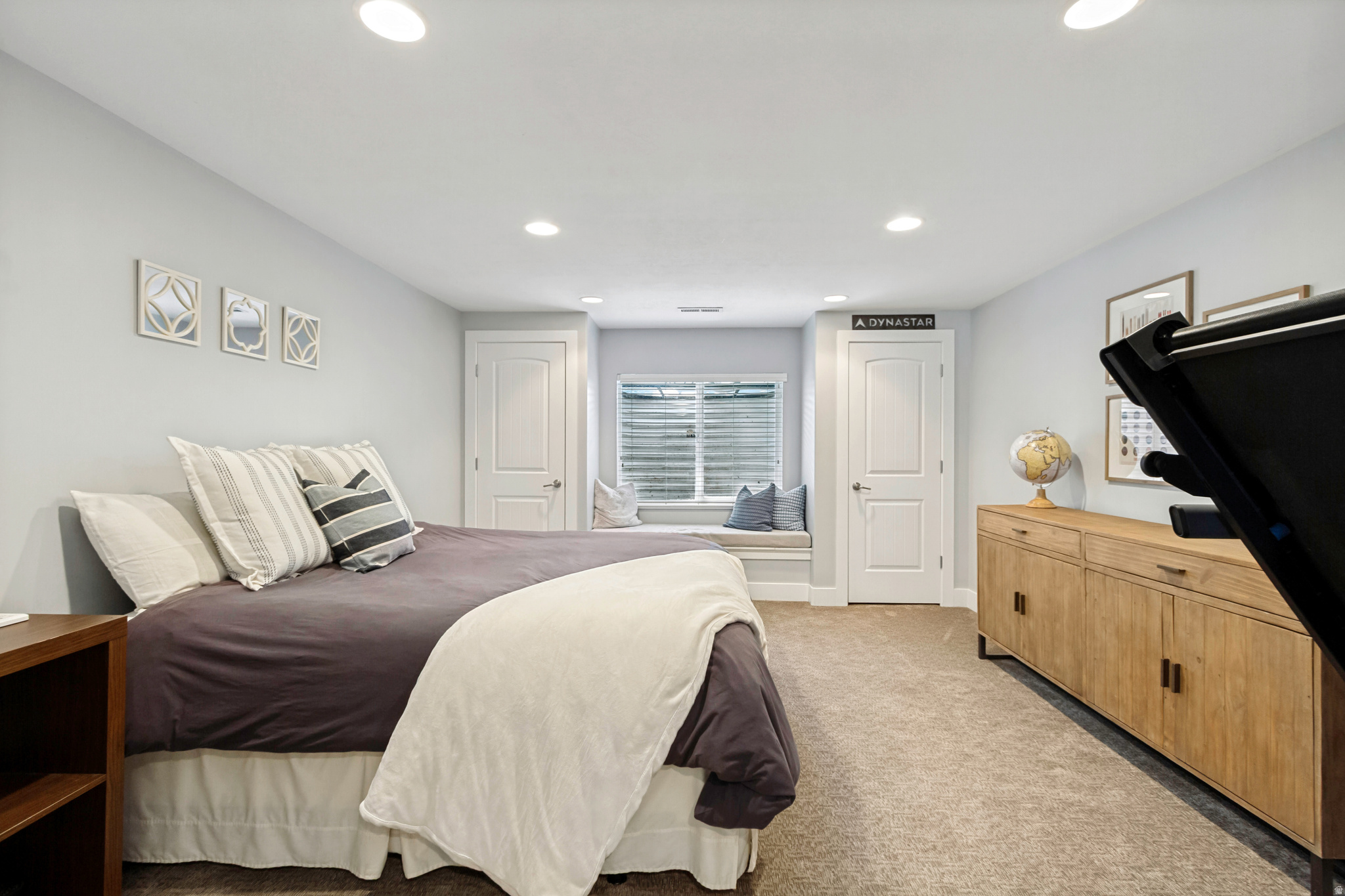 THE ESTATES AT BURR ORCHARDS - Residential